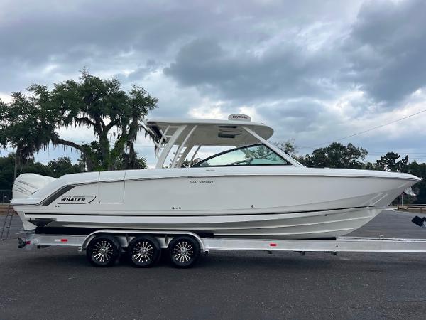 32' Boston Whaler, Listing Number 100916355, Image No. 1