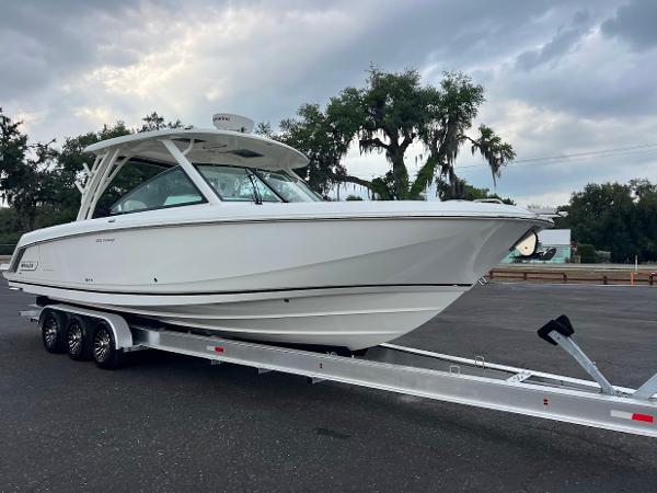 32' Boston Whaler, Listing Number 100916355, - Photo No. 9