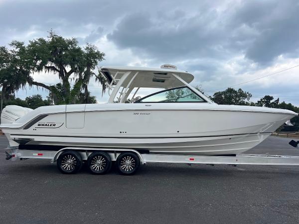 32' Boston Whaler, Listing Number 100916355, Image No. 12