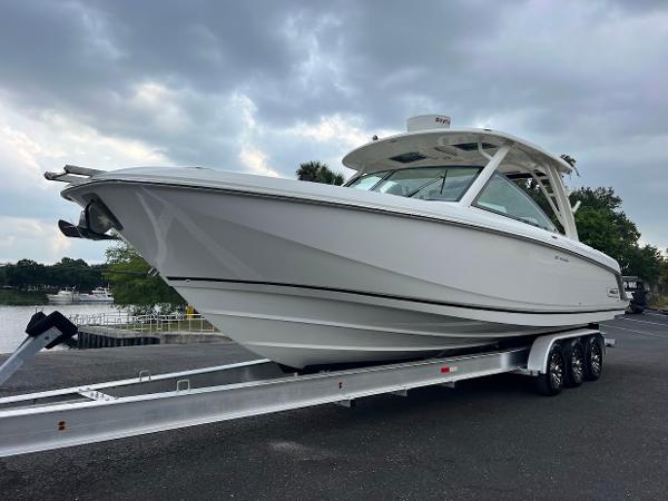 32' Boston Whaler, Listing Number 100916355, Image No. 21
