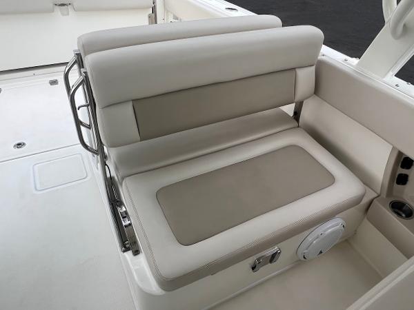 32' Boston Whaler, Listing Number 100916355, Image No. 30