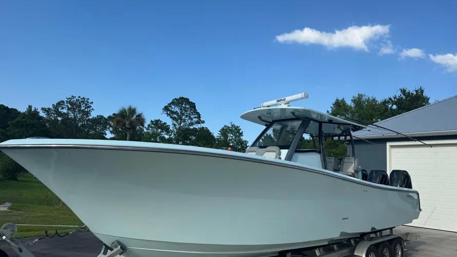 2024 Front Runner 36 Center Console