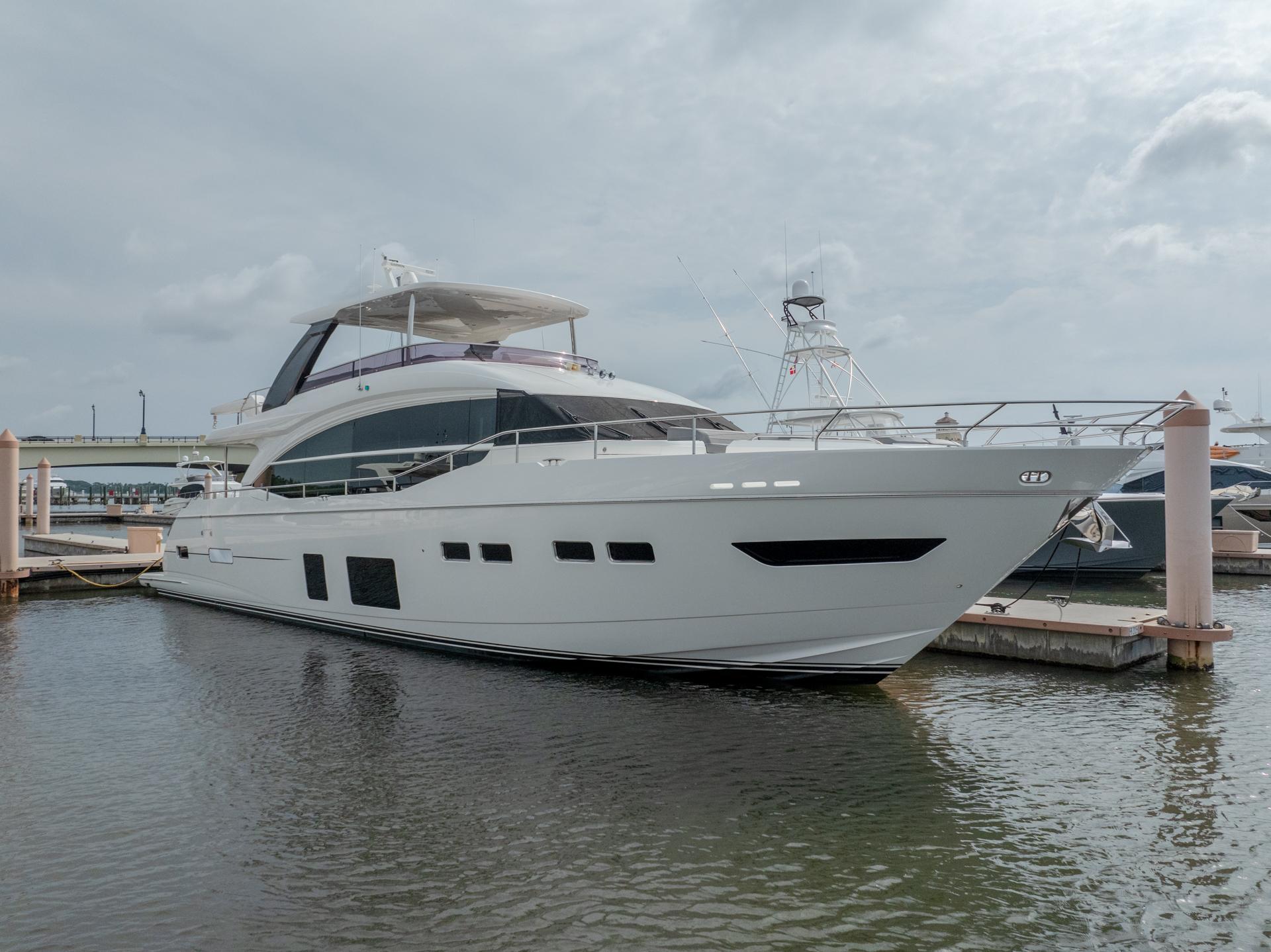 2018 Princess flybridge 75