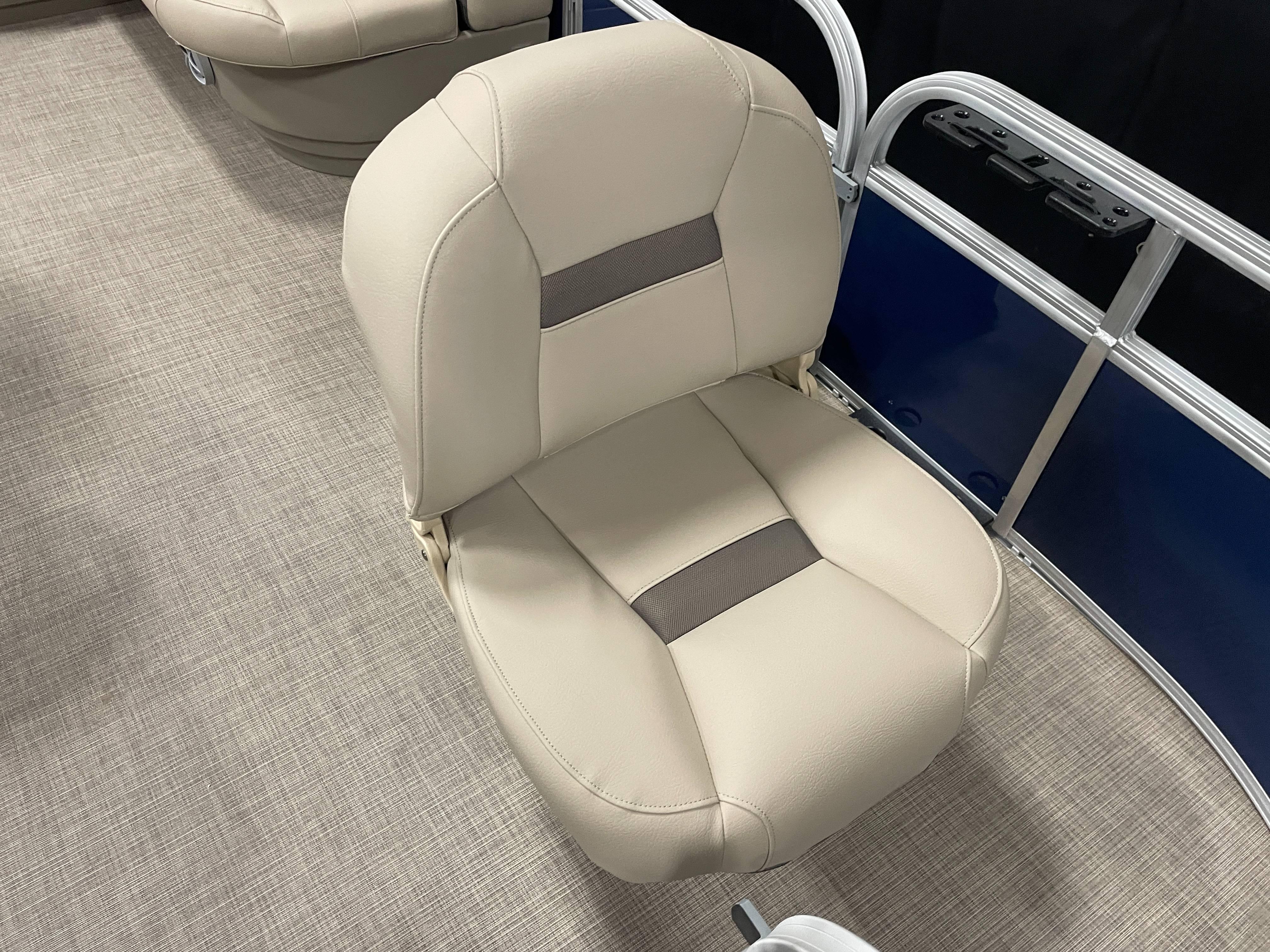 Beige seat on 2025 Sun Tracker Bass Buggy 16 XL Select pontoon boat.