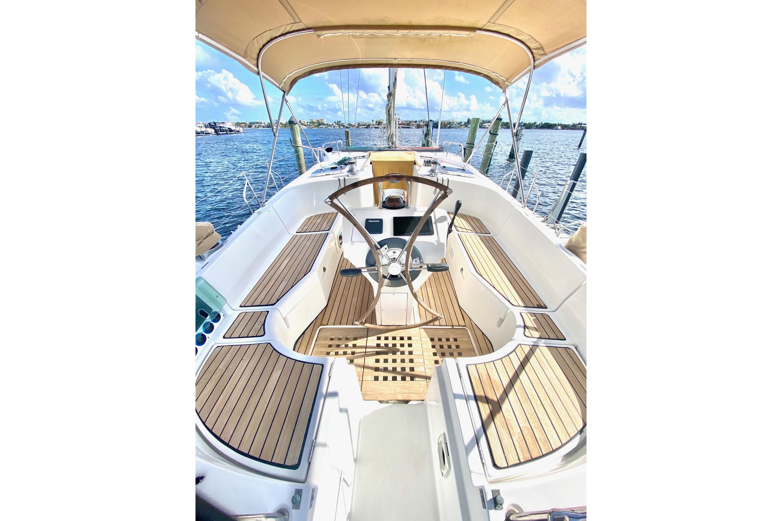 Yacht Photos Pics