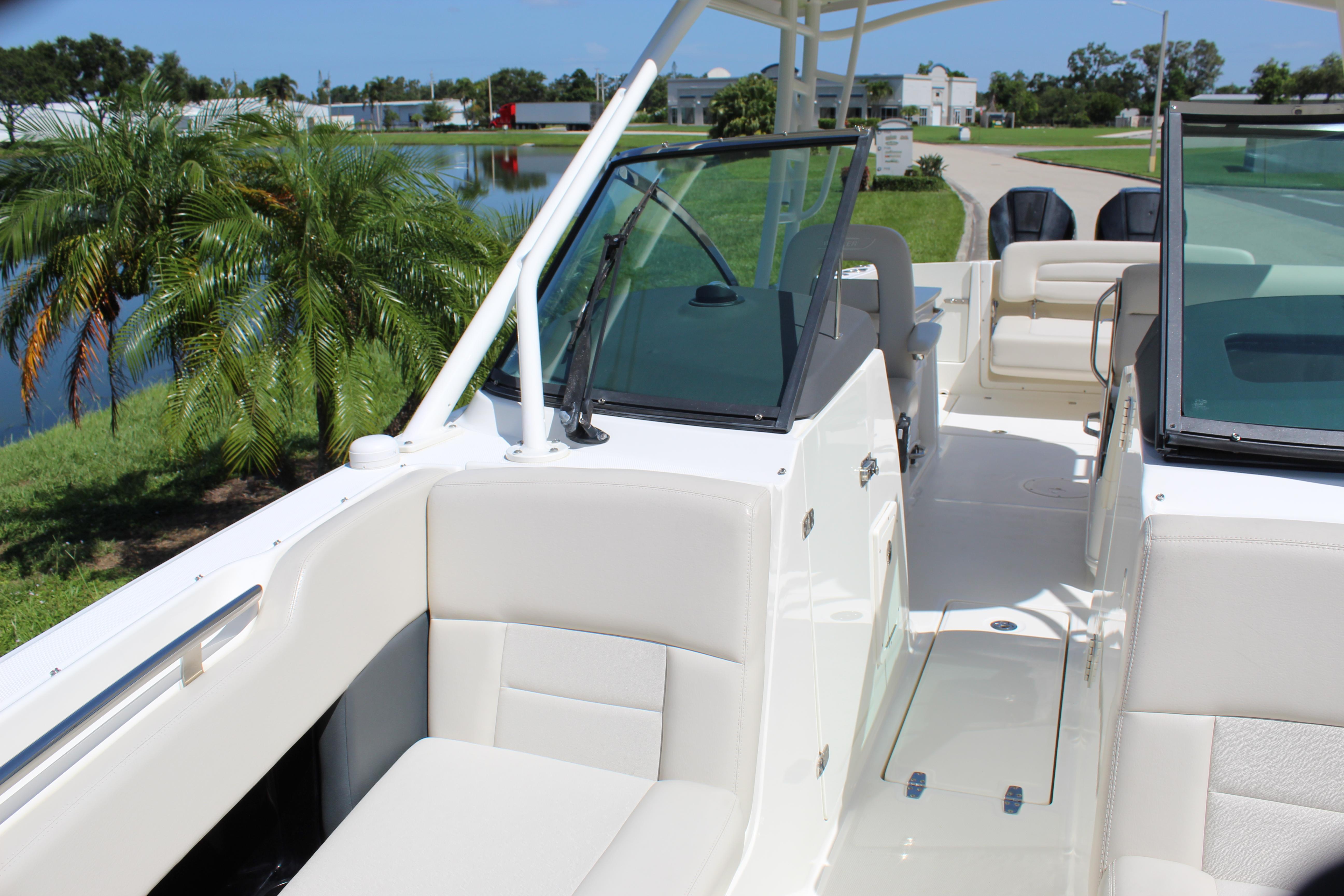 2018-boston-whaler-270-vantage-power-9879491-20250721145735567-1
