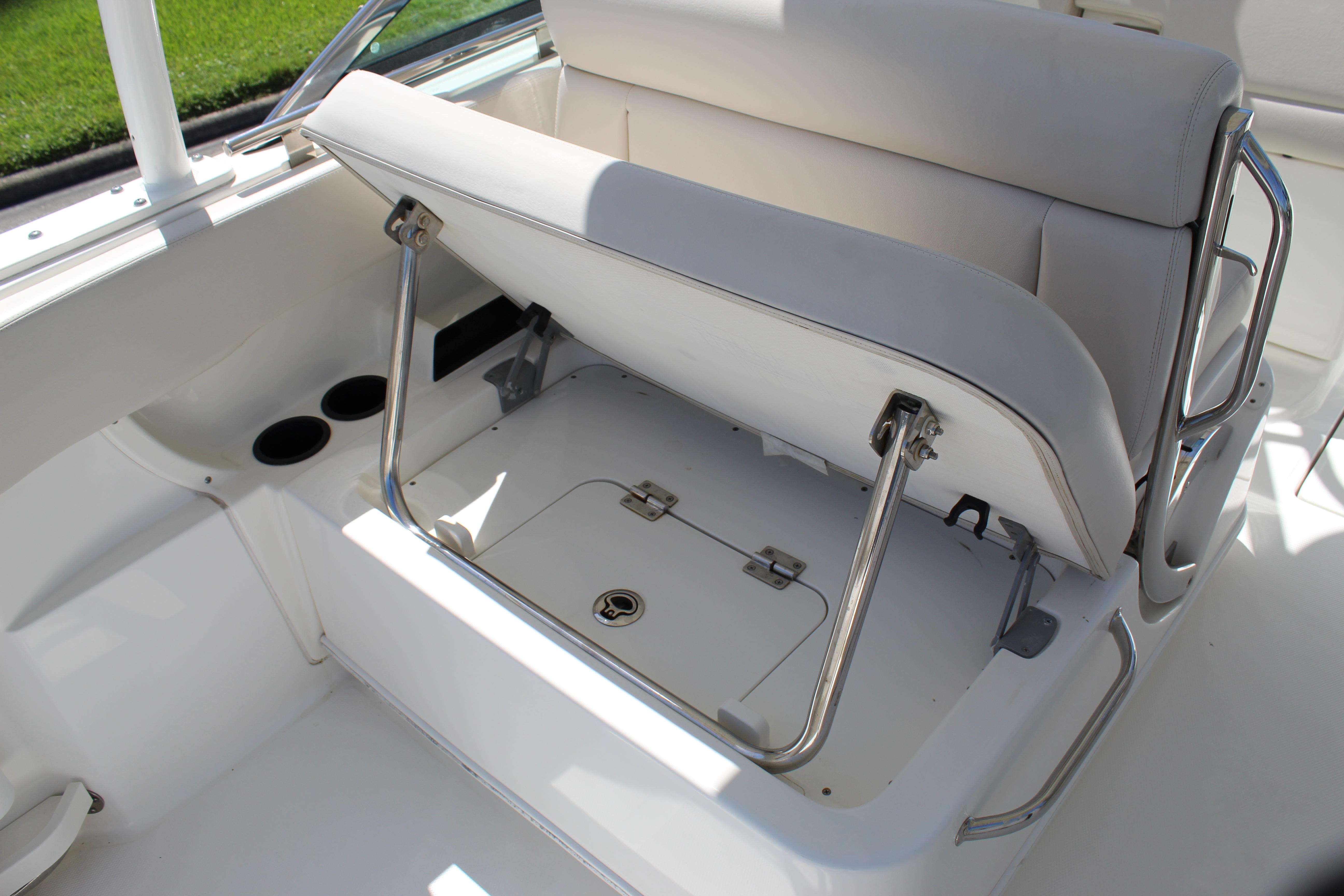 2018-boston-whaler-270-vantage-power-9879491-20250721145750016-1