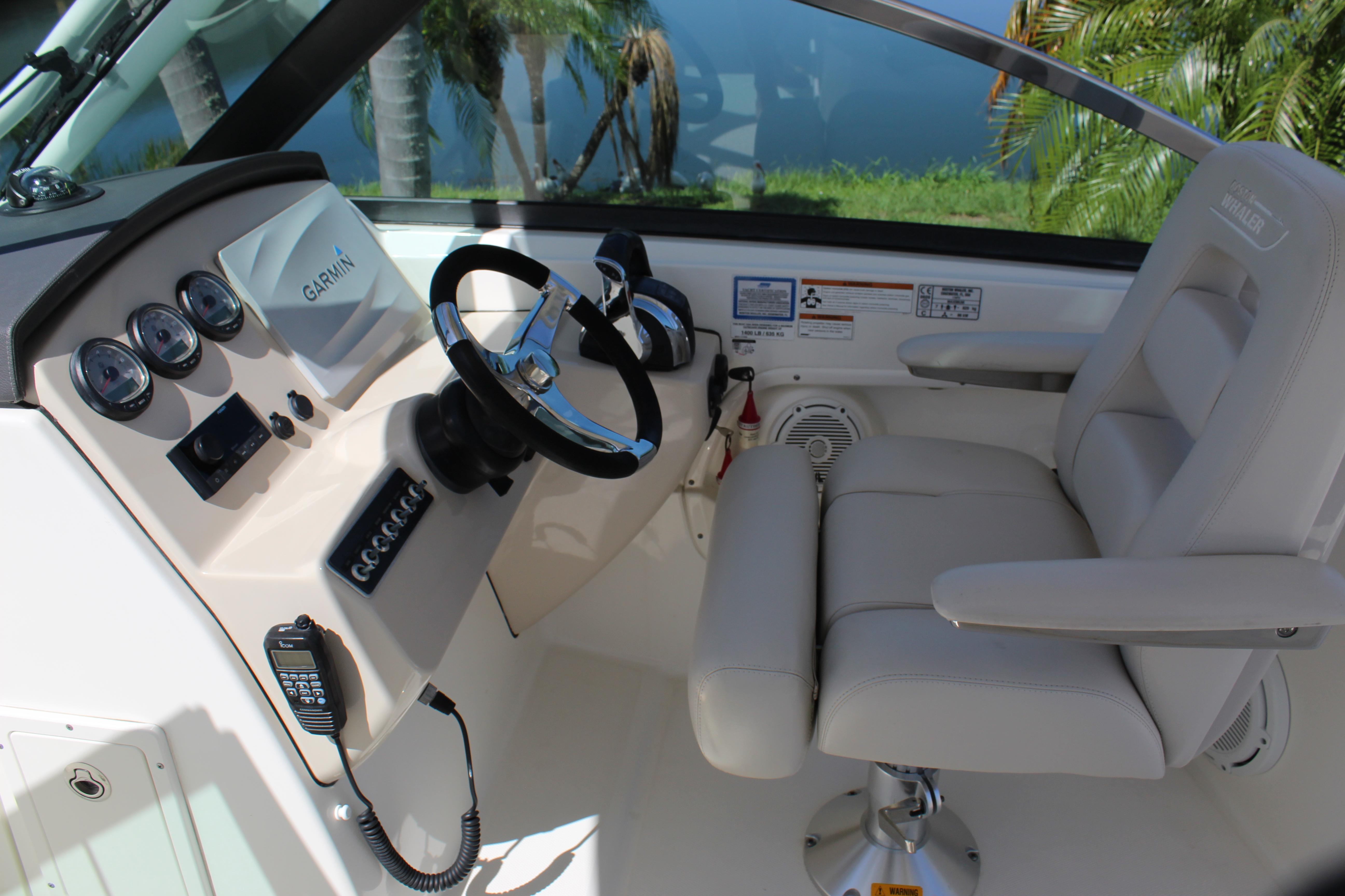 2018-boston-whaler-270-vantage-power-9879491-20250721145814178-1
