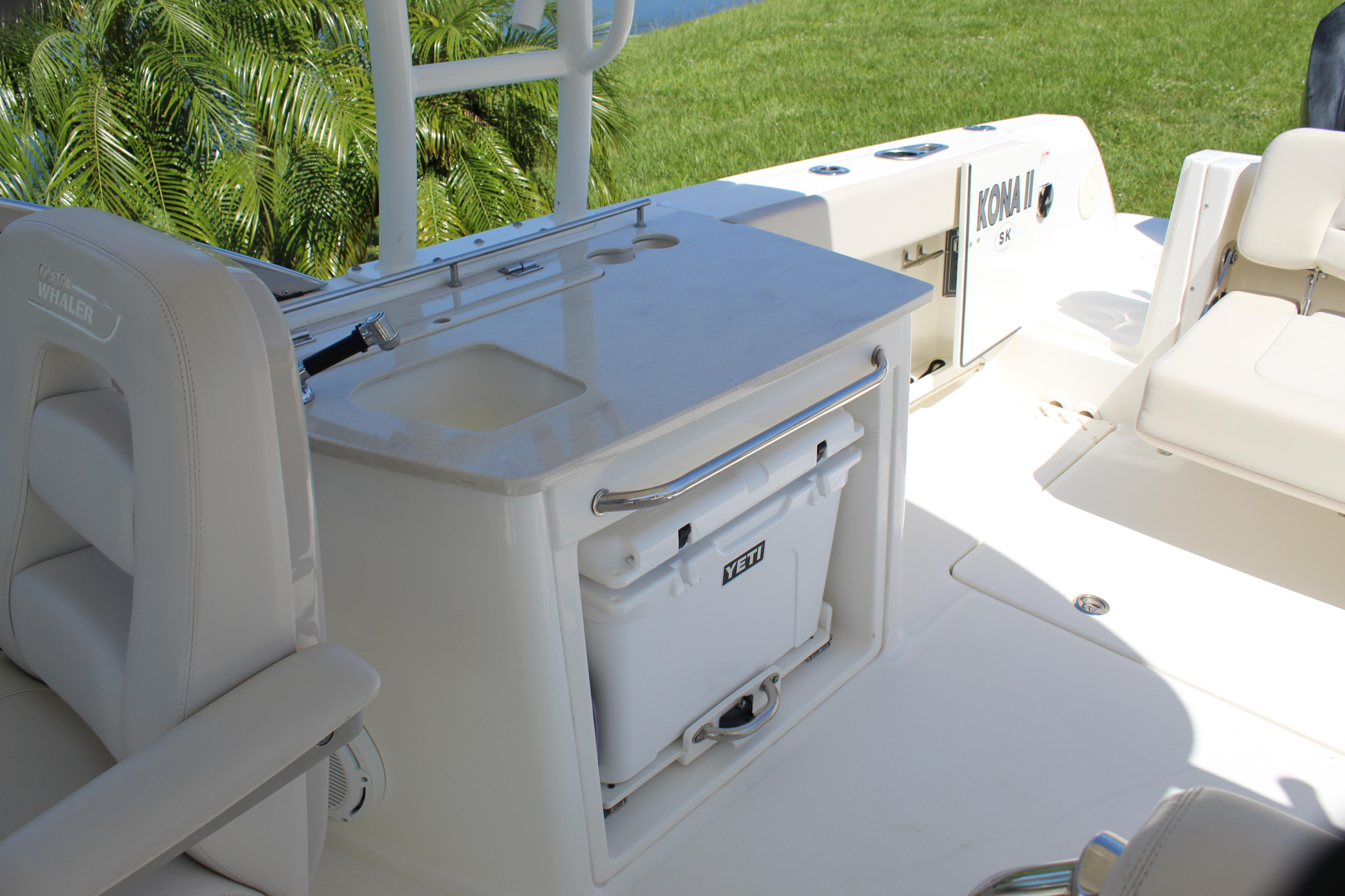 2018-boston-whaler-270-vantage-power-9879491-20250721145826827-1