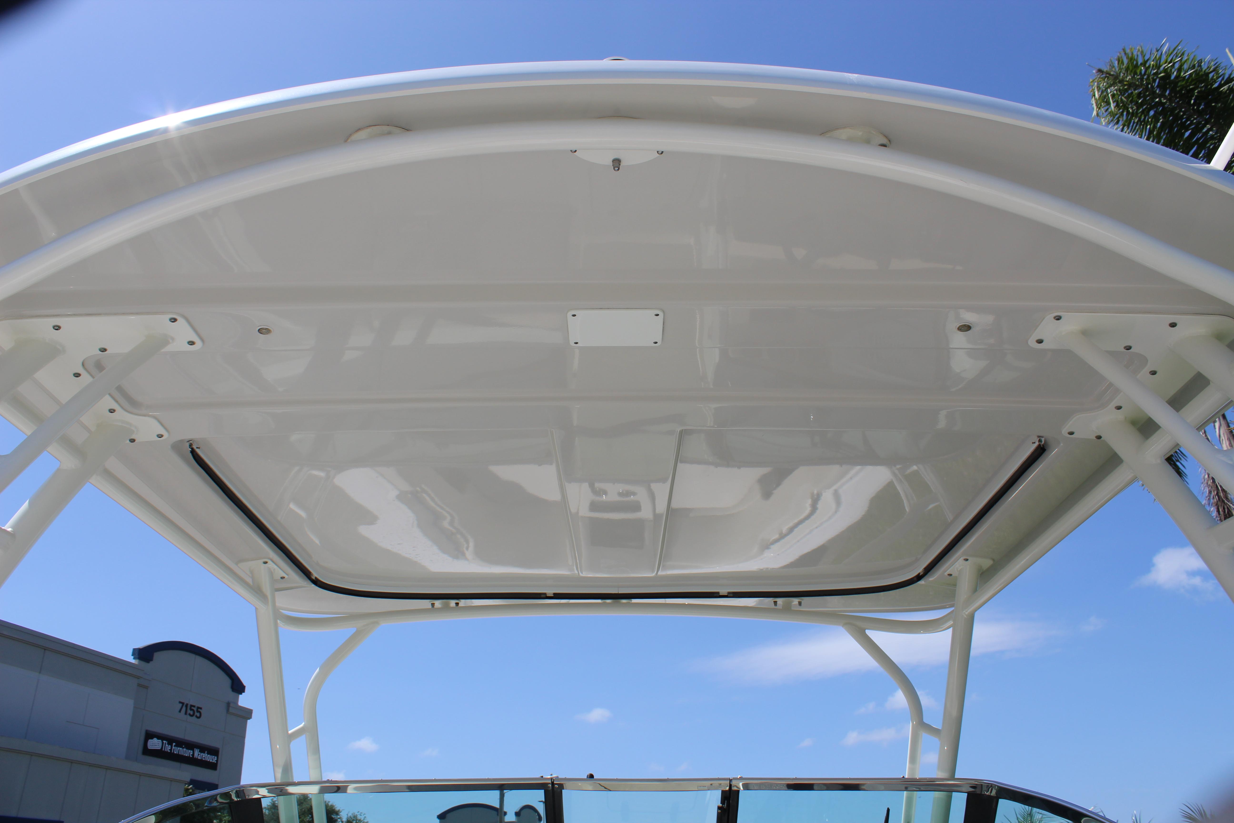 2018-boston-whaler-270-vantage-power-9879491-20250721145844151-1