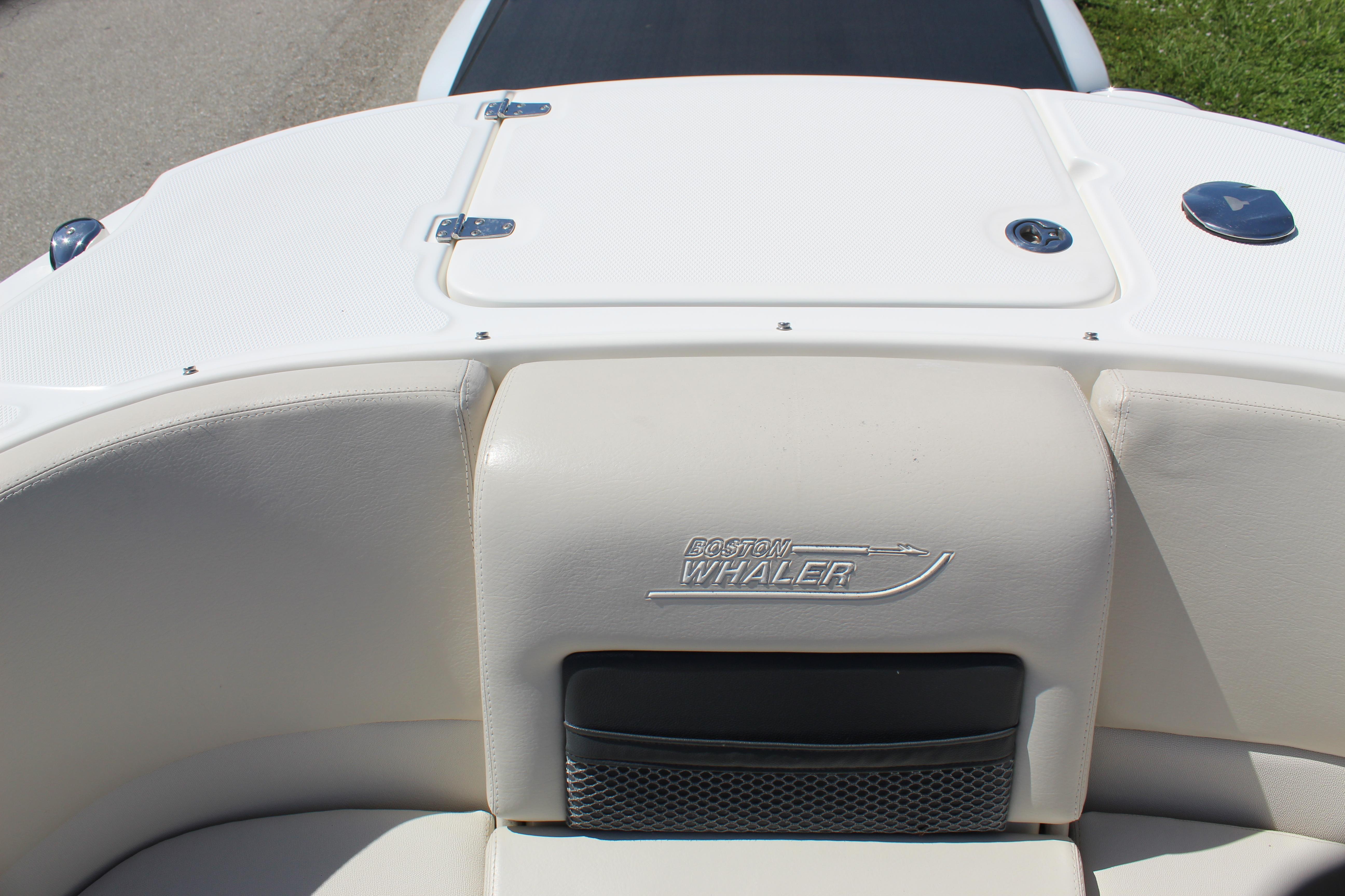 2018-boston-whaler-270-vantage-power-9879491-20250721145850058-1
