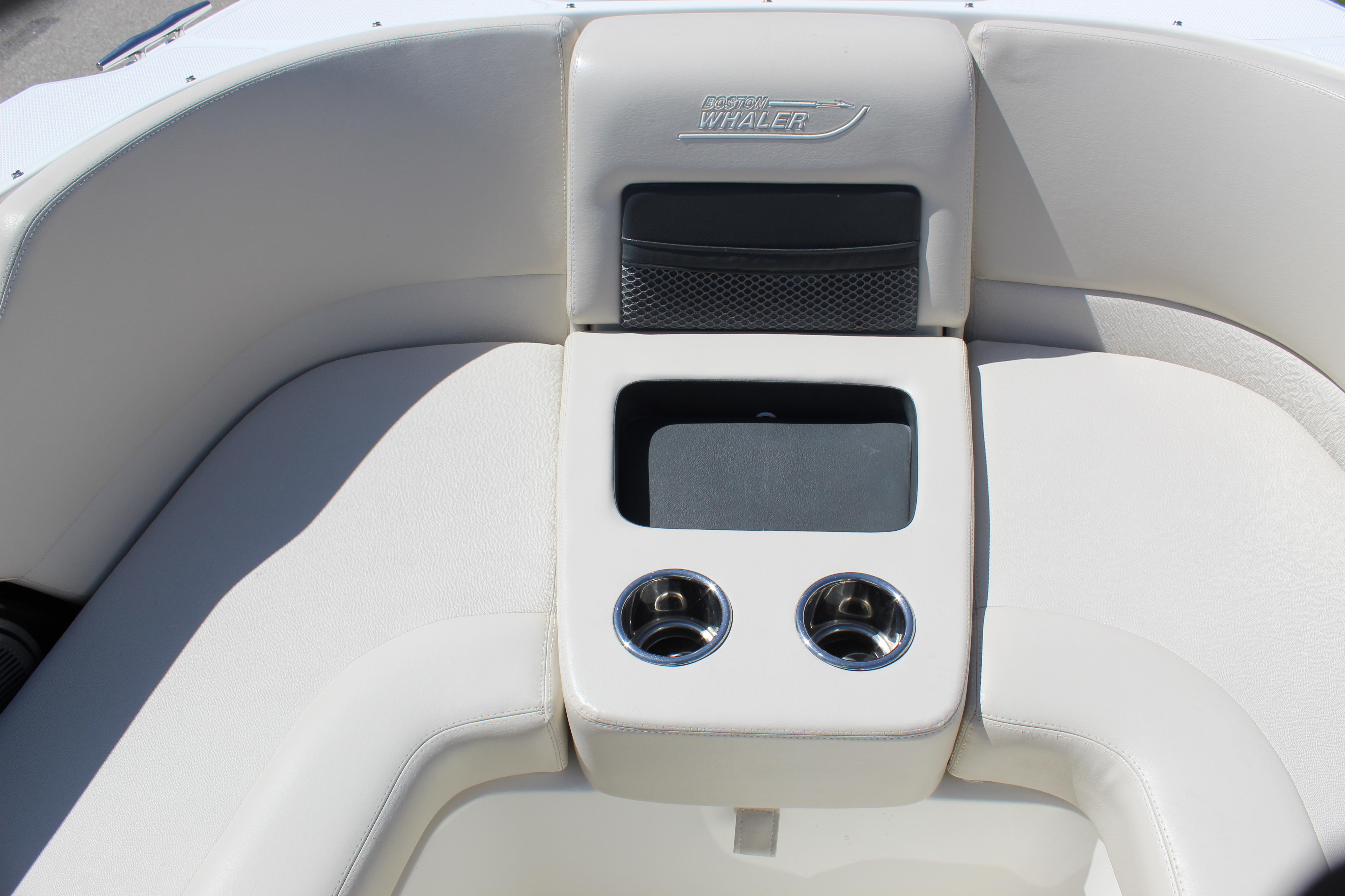 2018-boston-whaler-270-vantage-power-9879491-20250721145852200-1