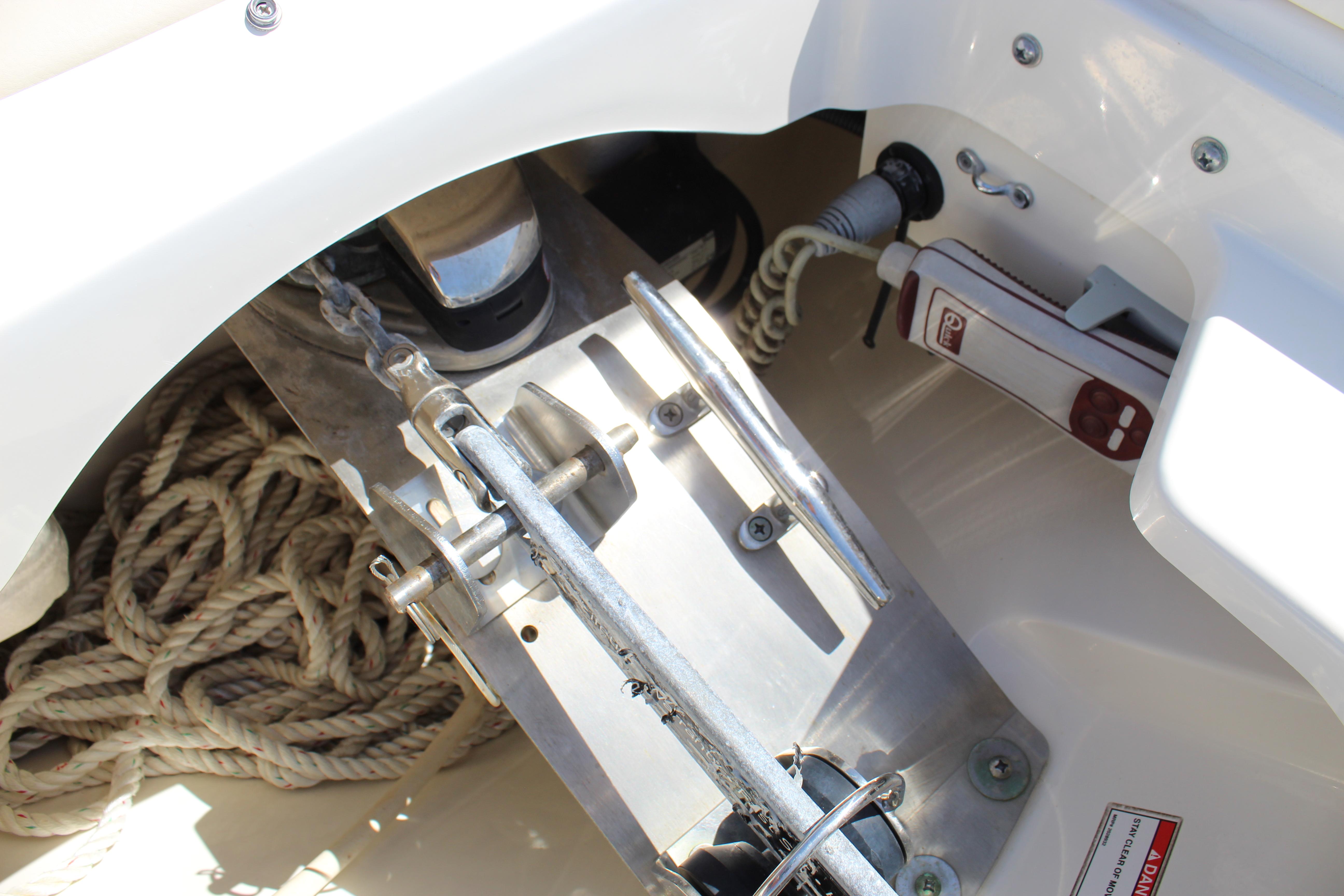 2018-boston-whaler-270-vantage-power-9879491-20250721145854377-1