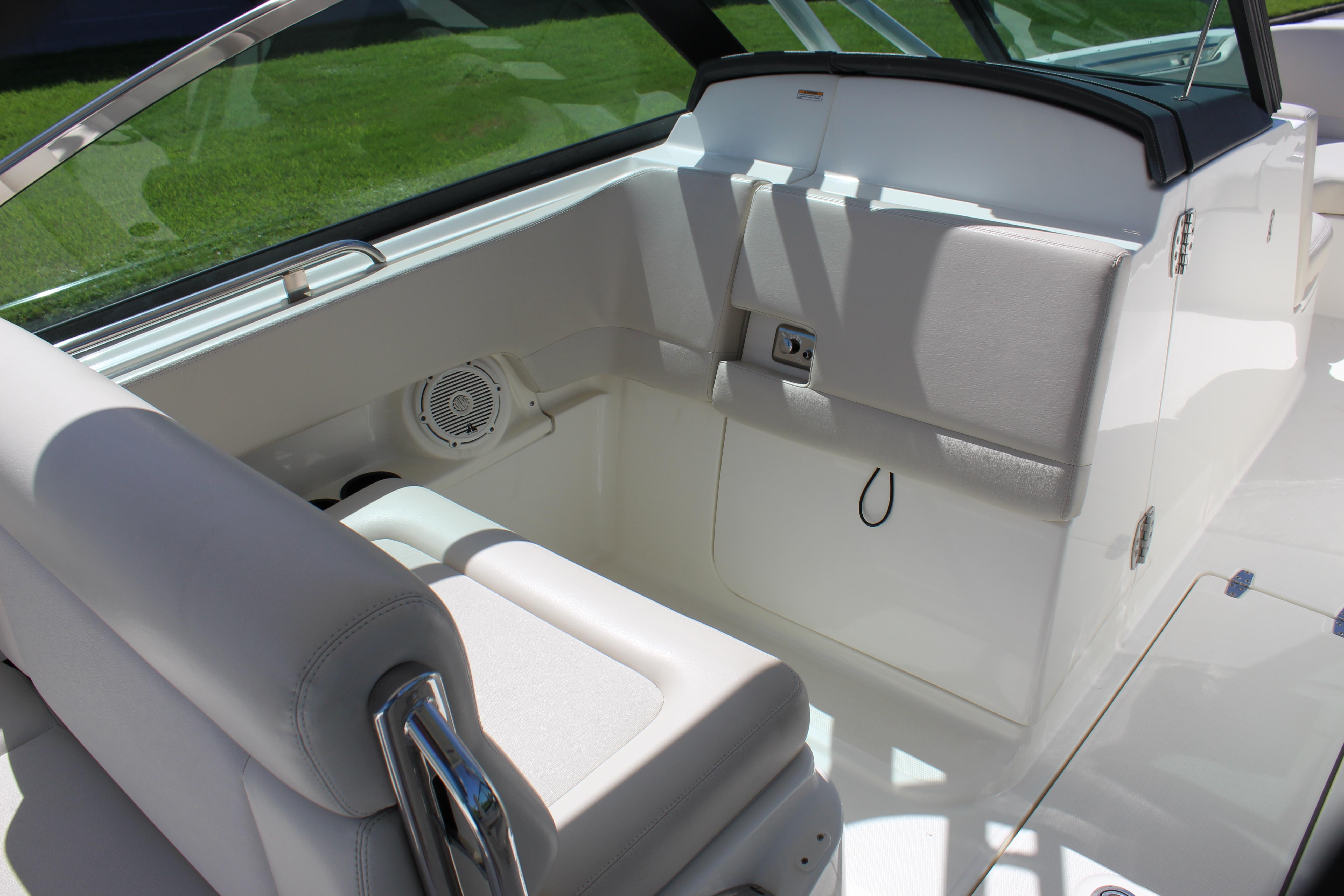 2018-boston-whaler-270-vantage-power-9879491-20250721150721343-1