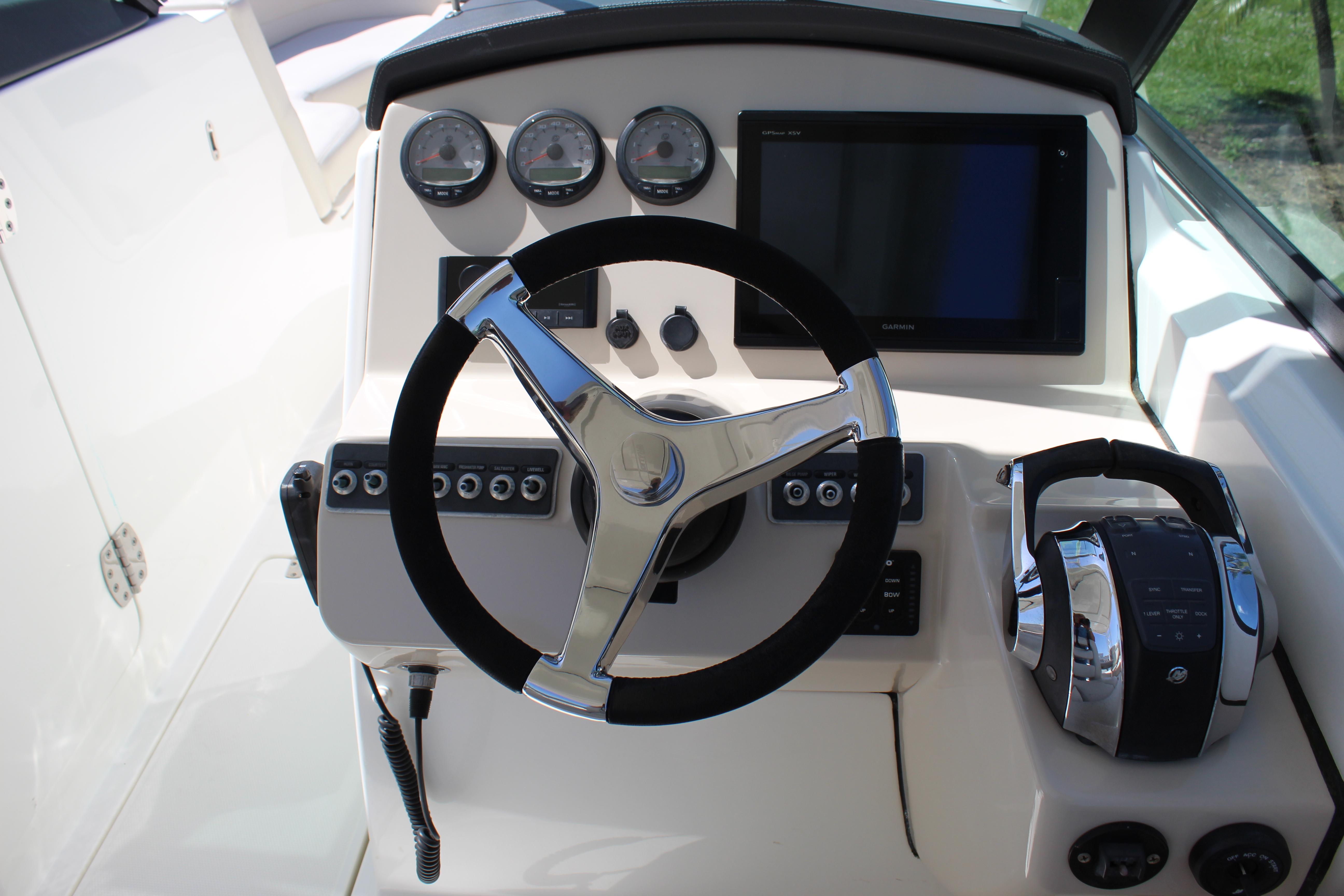 2018-boston-whaler-270-vantage-power-9879491-20250721150724183-1