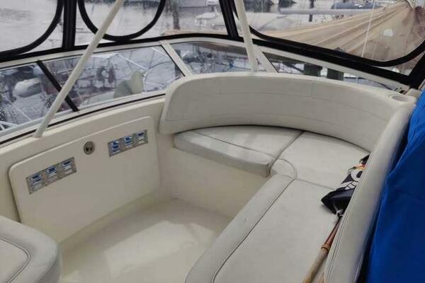2001-silverton-42-convertible-power-9829494-20250606063143358-1_XLARGE
