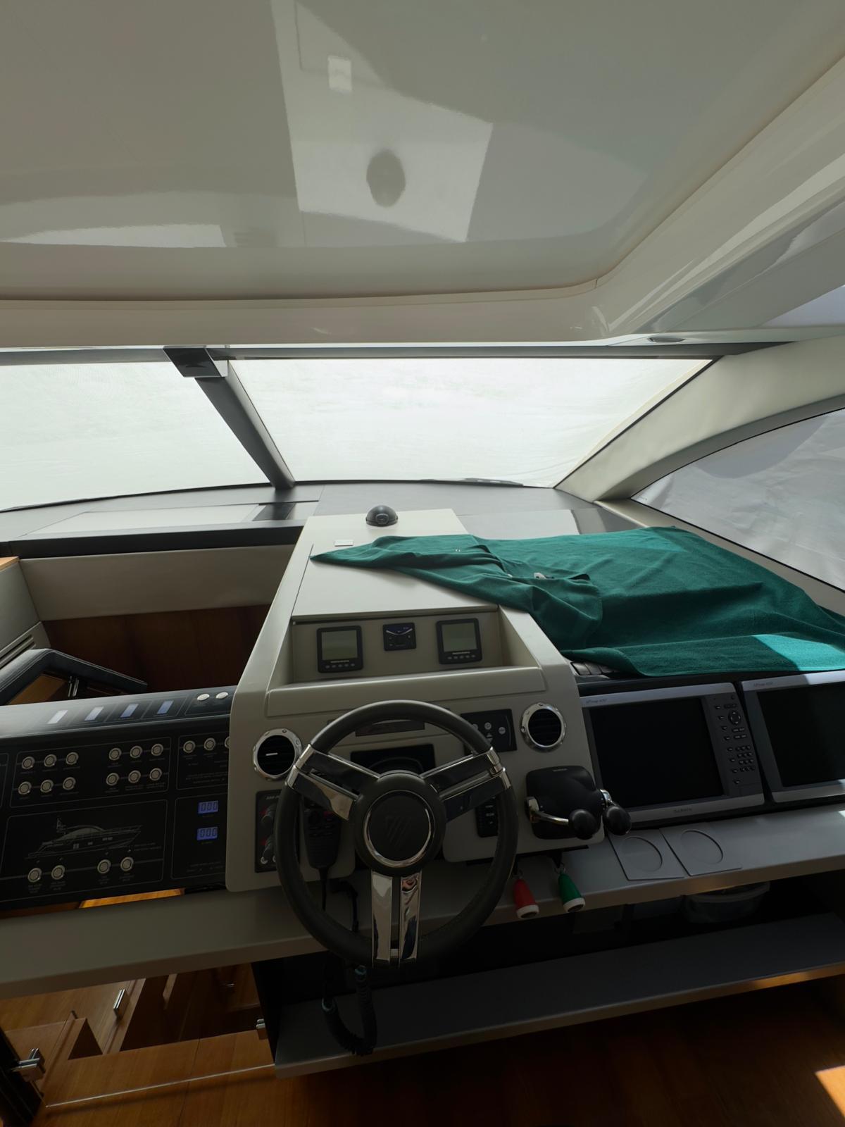 2010 Fairline 59 