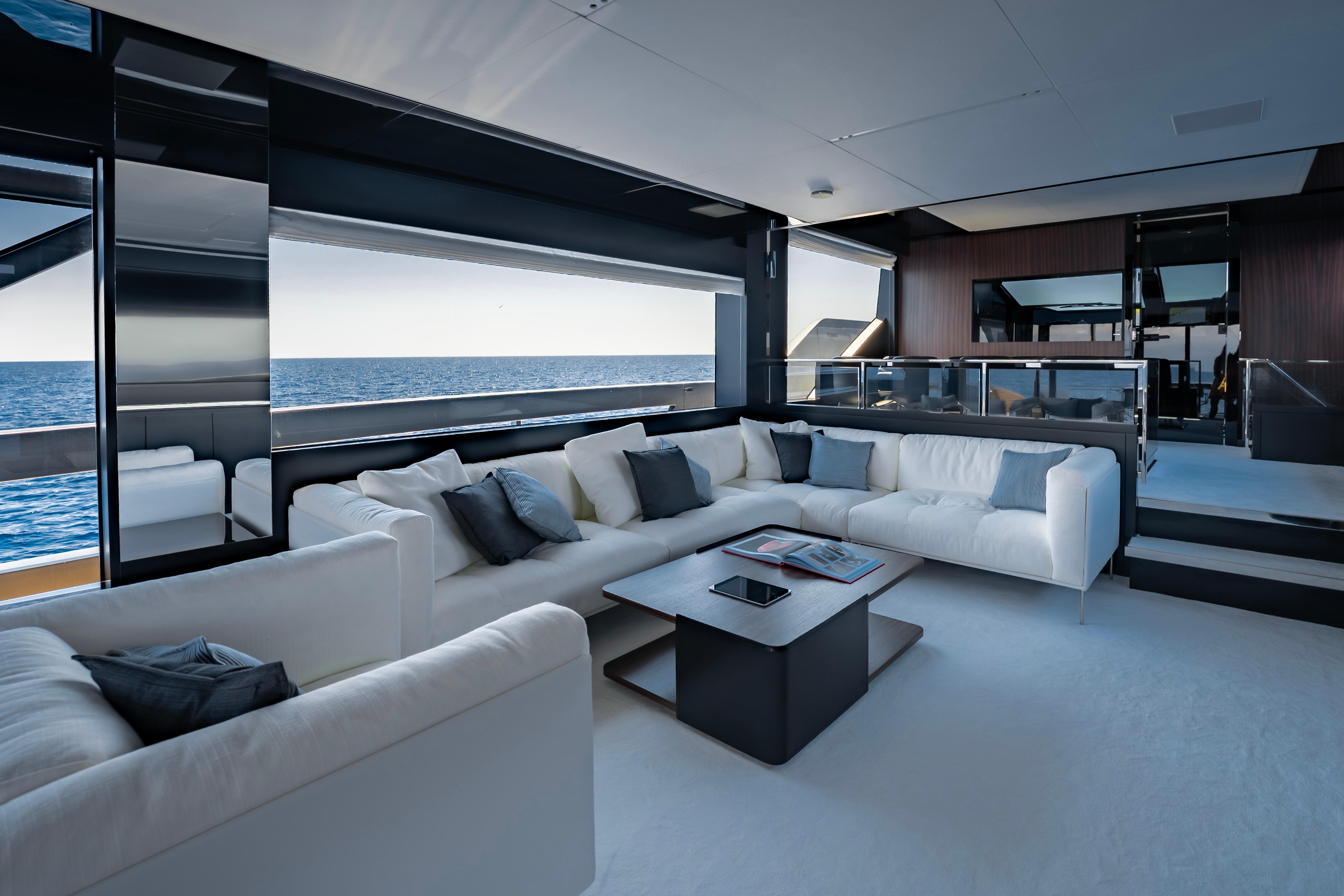 Ferretti S.p.A 82′ Diva