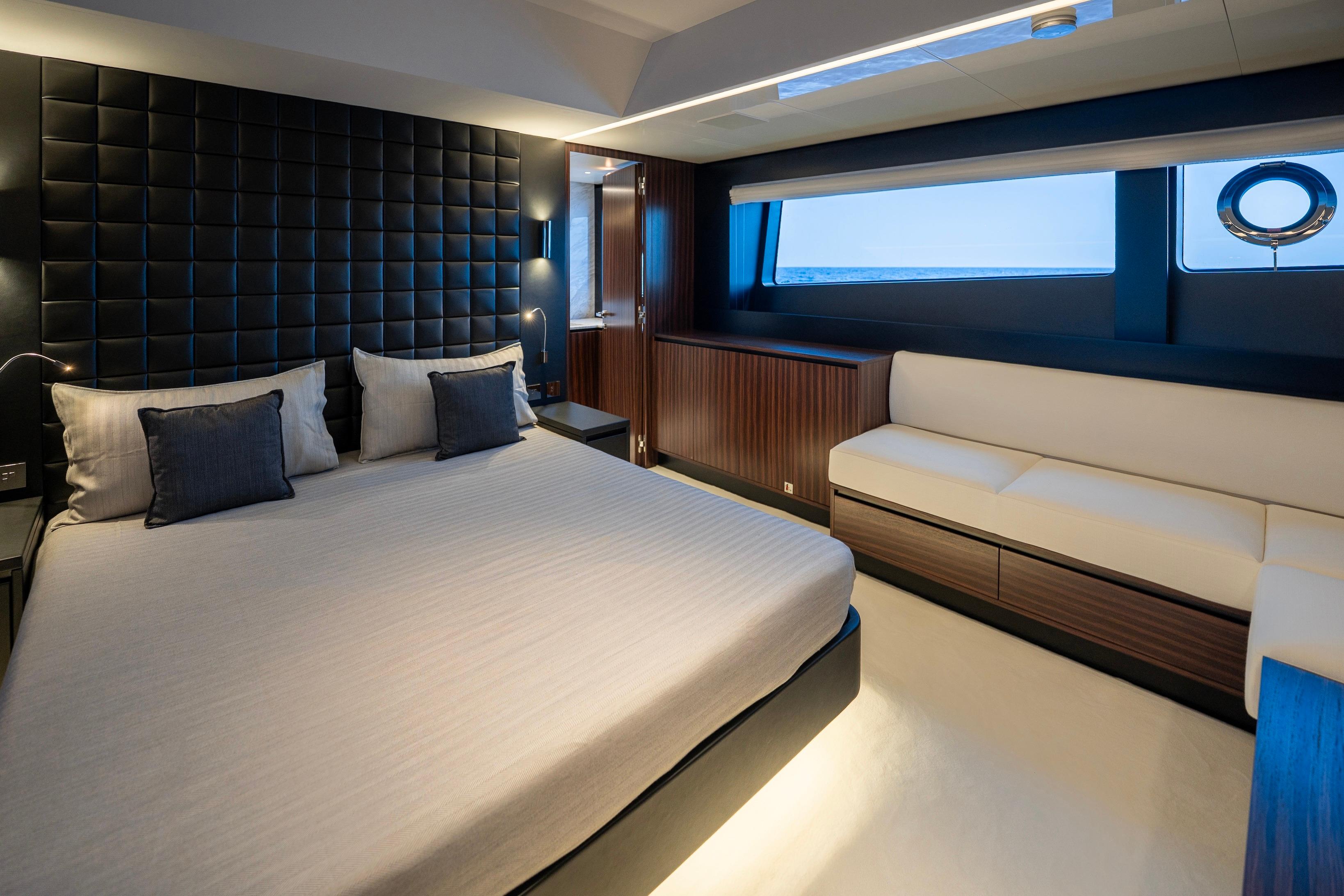 Ferretti S.p.A 82′ Diva