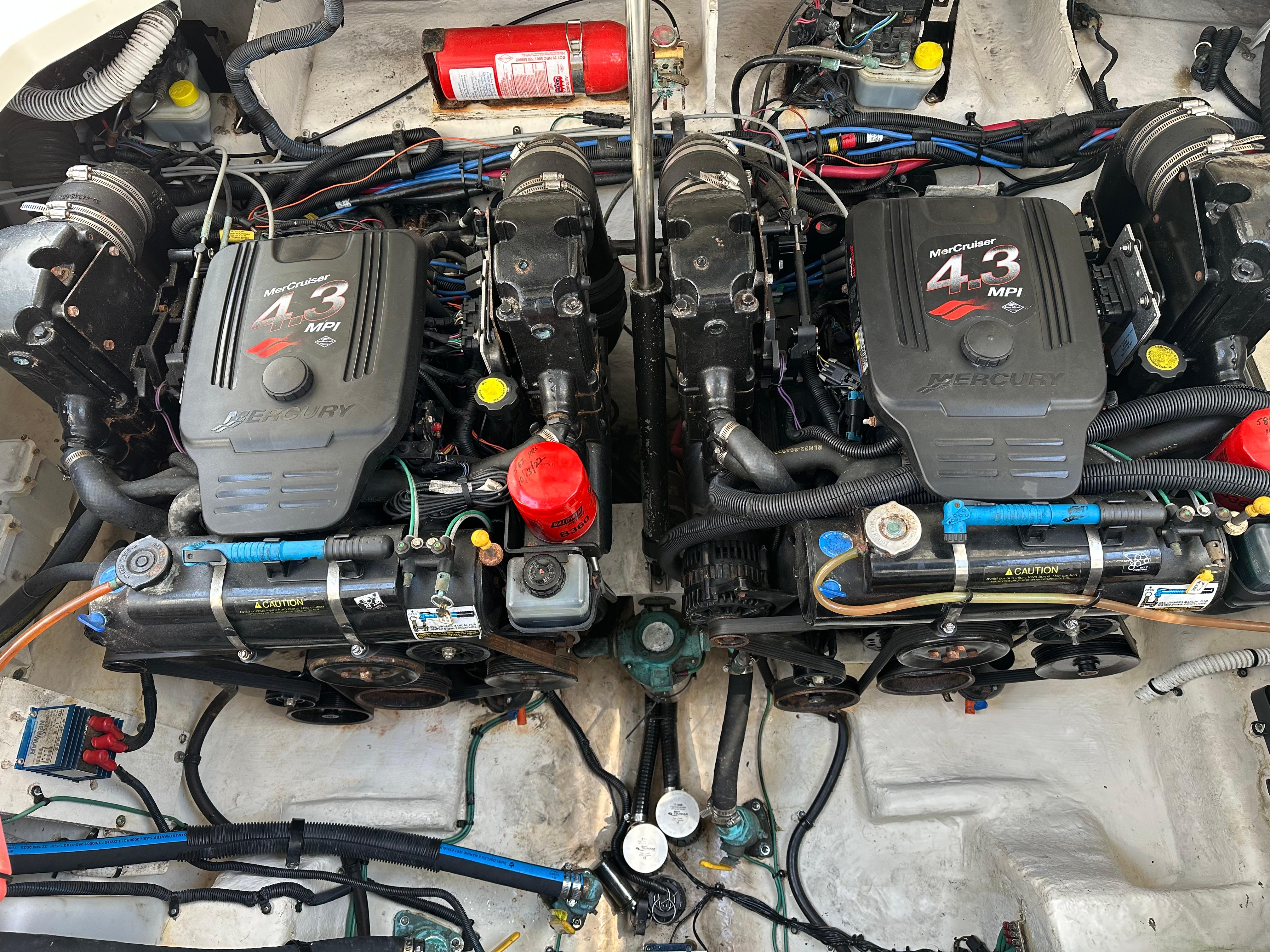 Twin MerCruiser 4.3 MPI engines in a 2006 Sea Ray 290 Sundancer boat.