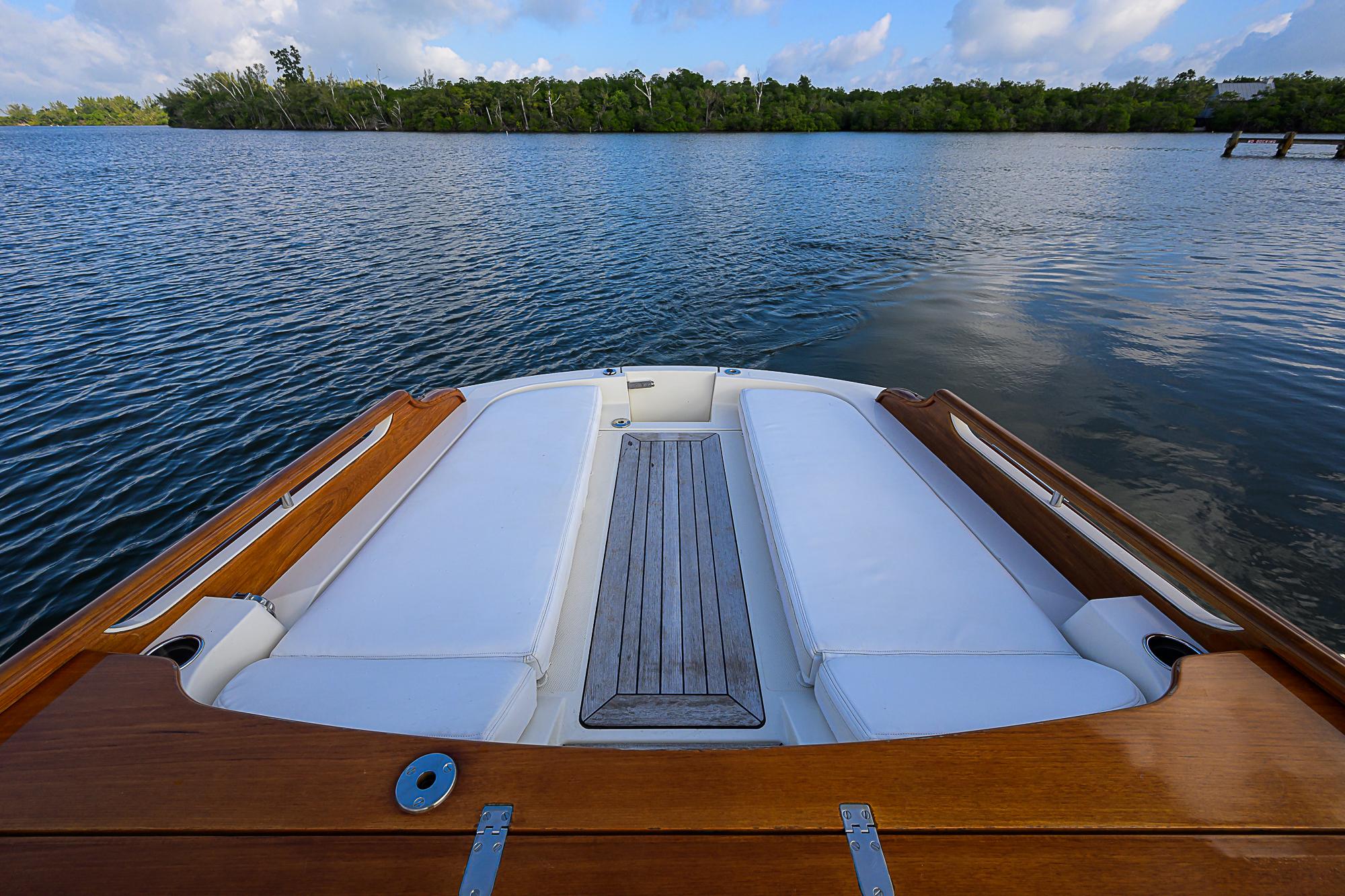 2019-hinckley-runabout-34-power-9689497-20250220133612128-1_XLARGE