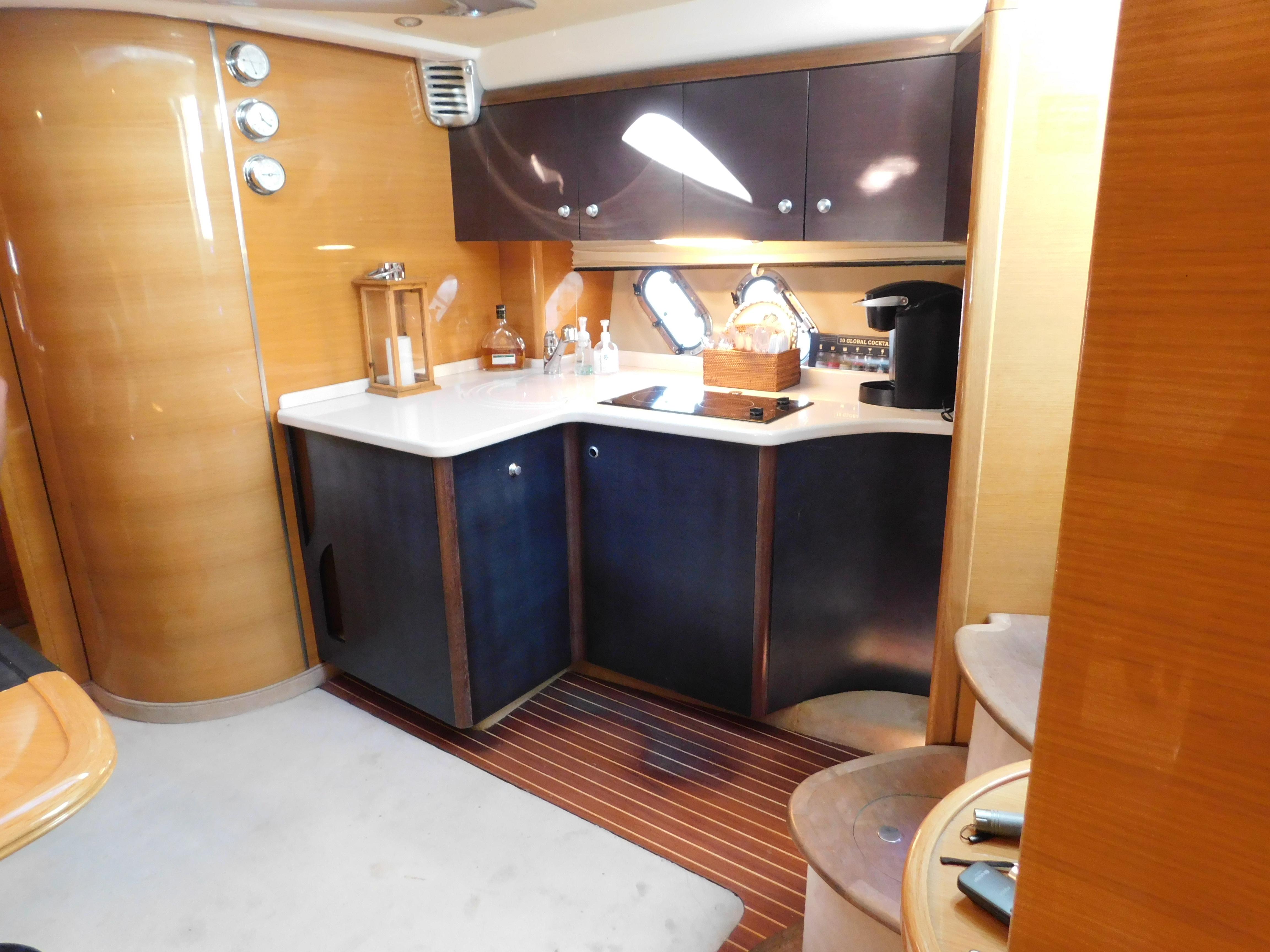 47′ Cranchi 2007 Yacht for Sale