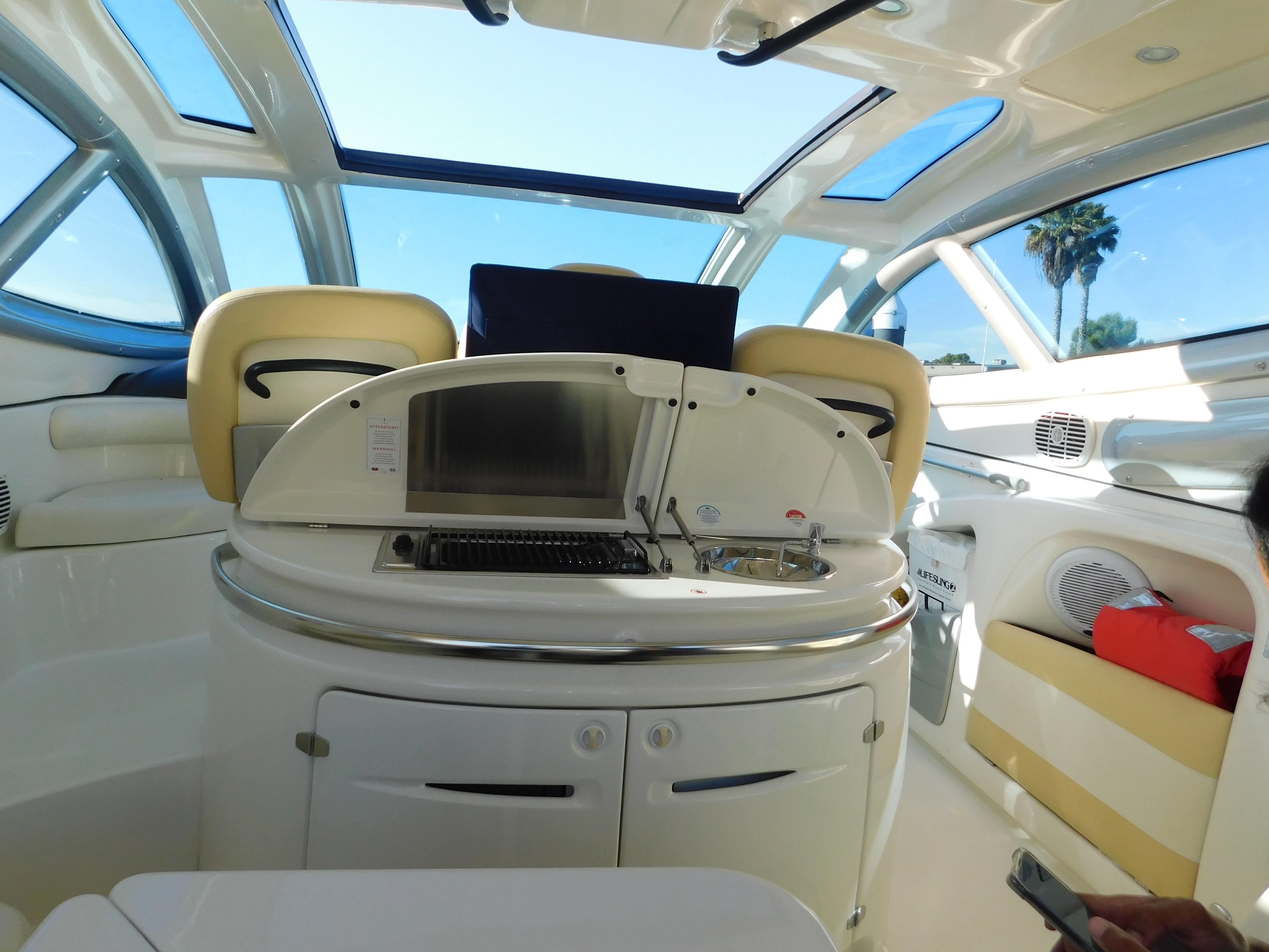 47′ Cranchi 2007 Yacht for Sale