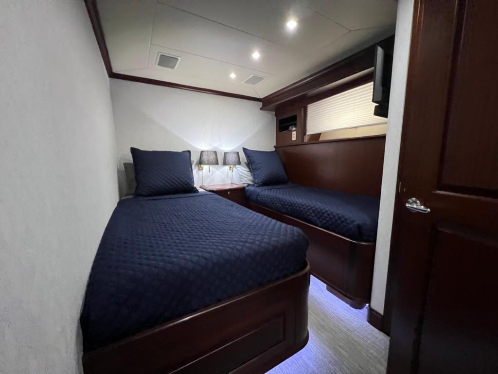 Pacific Mariner-85 2005-Lucky Again FL-US-9799501 | Thumbnail