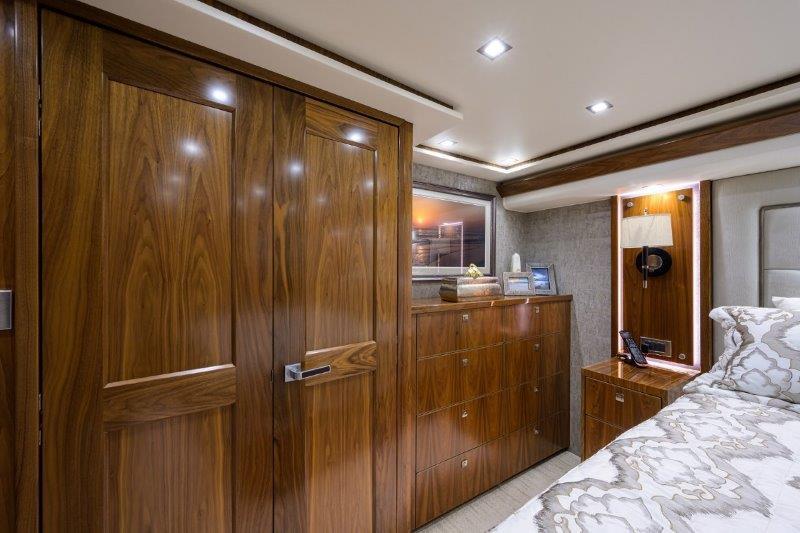 Viking 72 50 CALIBER - Master Stateroom Closet