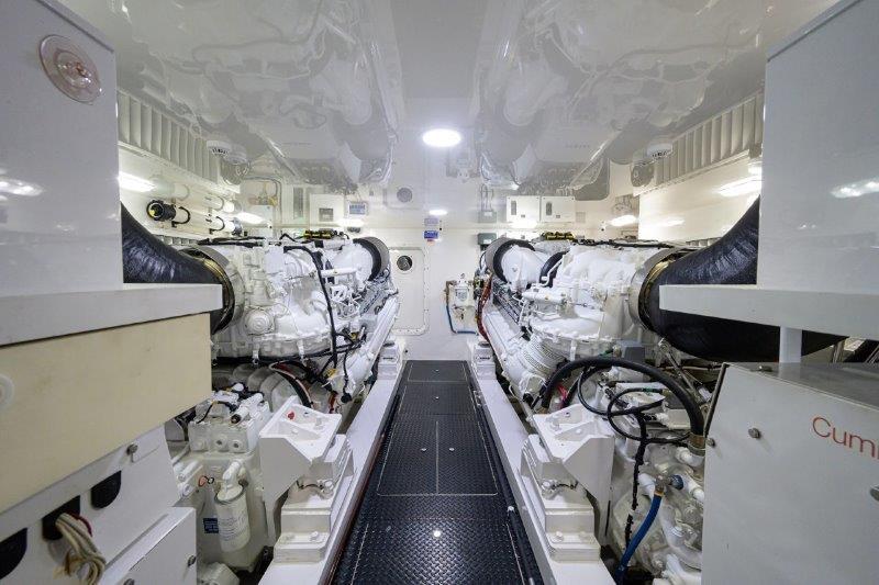 Viking 72 50 CALIBER - Engine Room