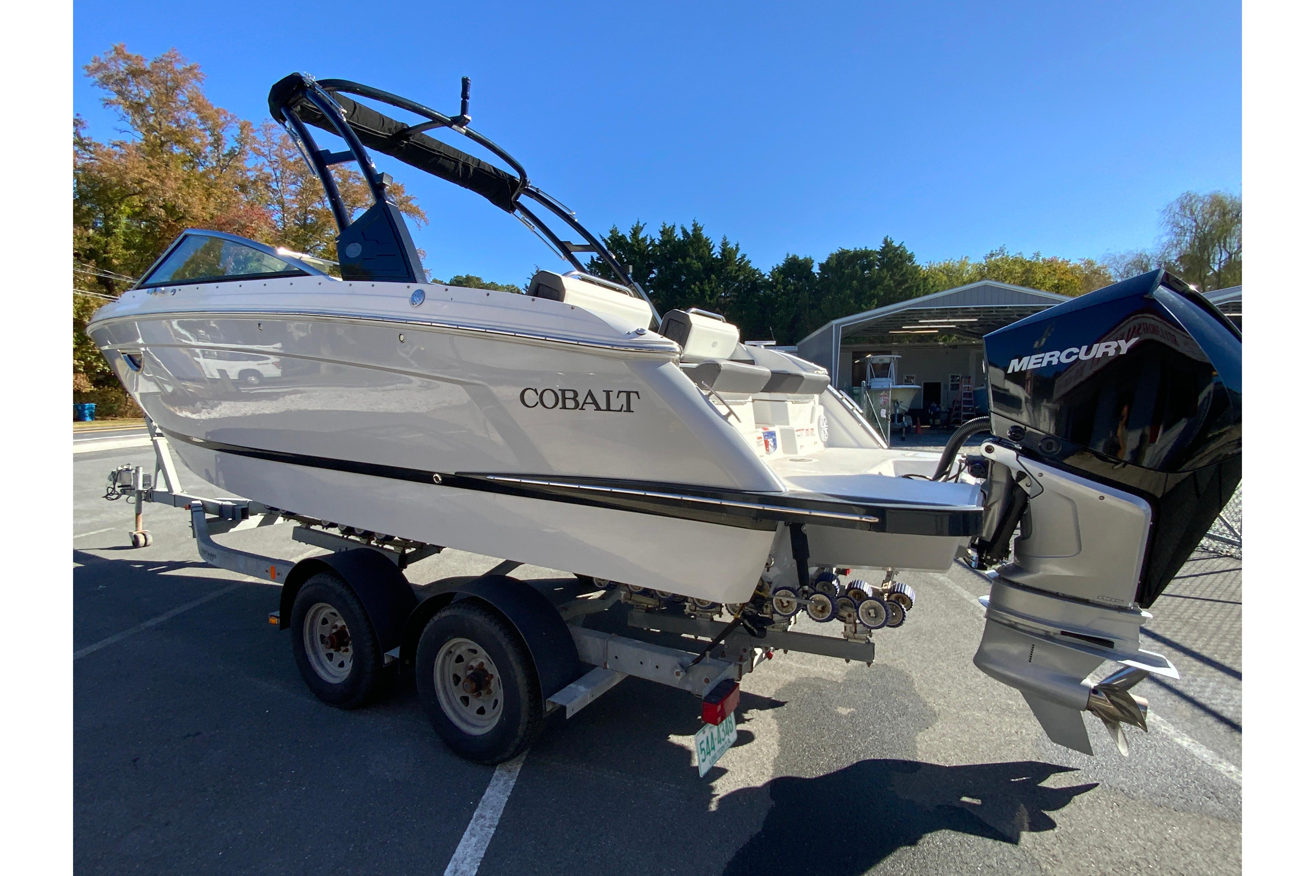 2023 Cobalt R6 Outboard-7