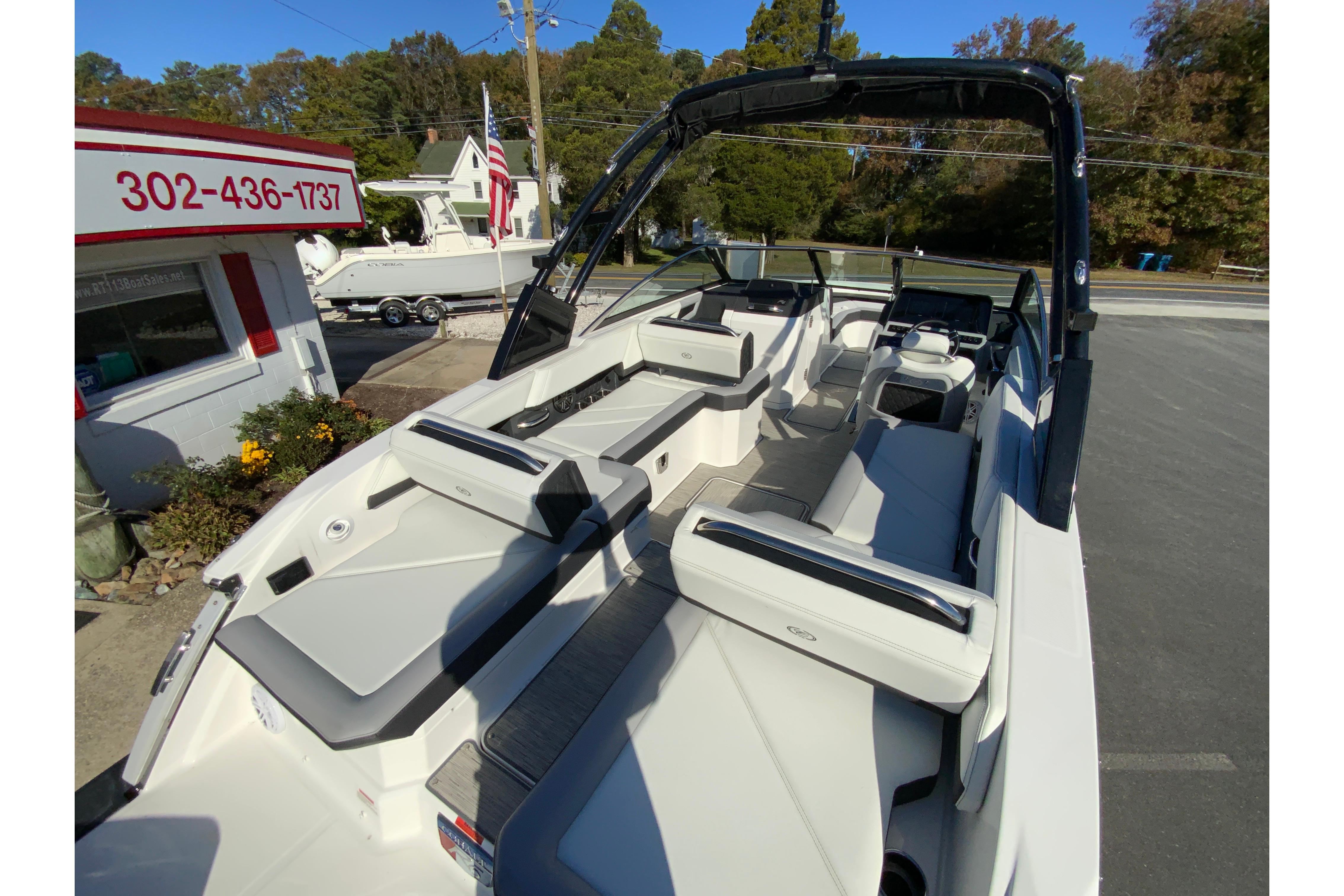 2023 Cobalt R6 Outboard-12