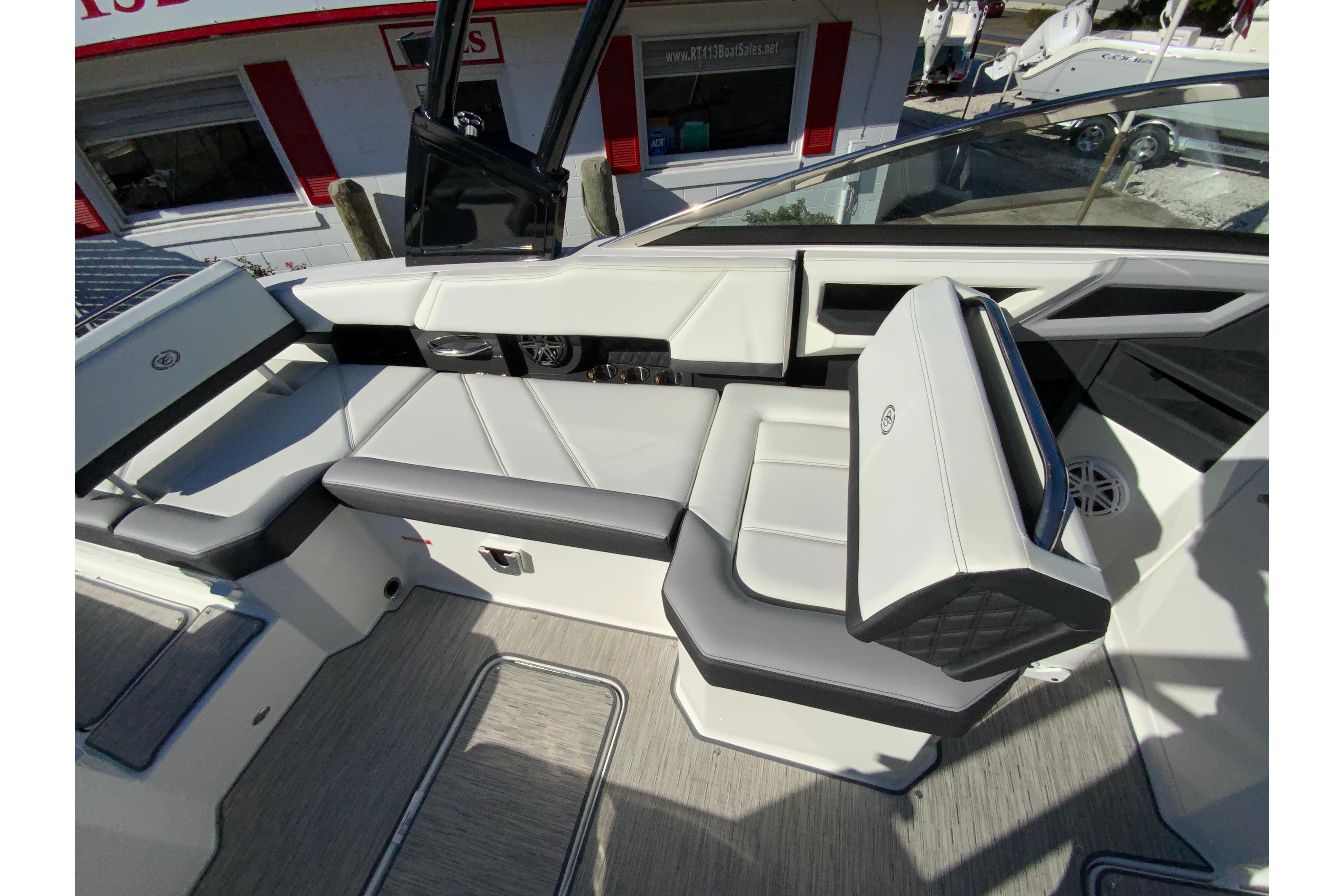 2023 Cobalt R6 Outboard-20
