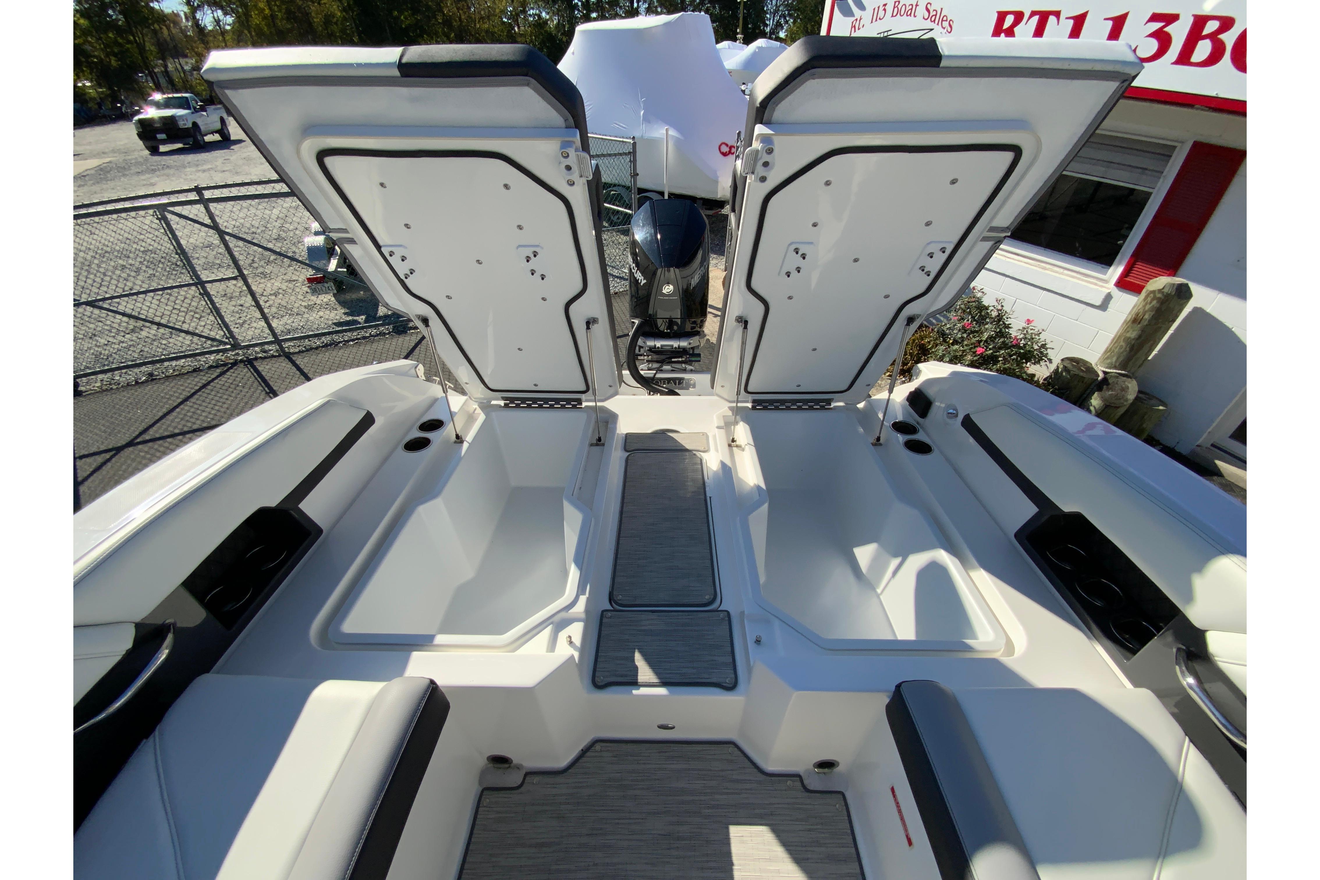 2023 Cobalt R6 Outboard-22