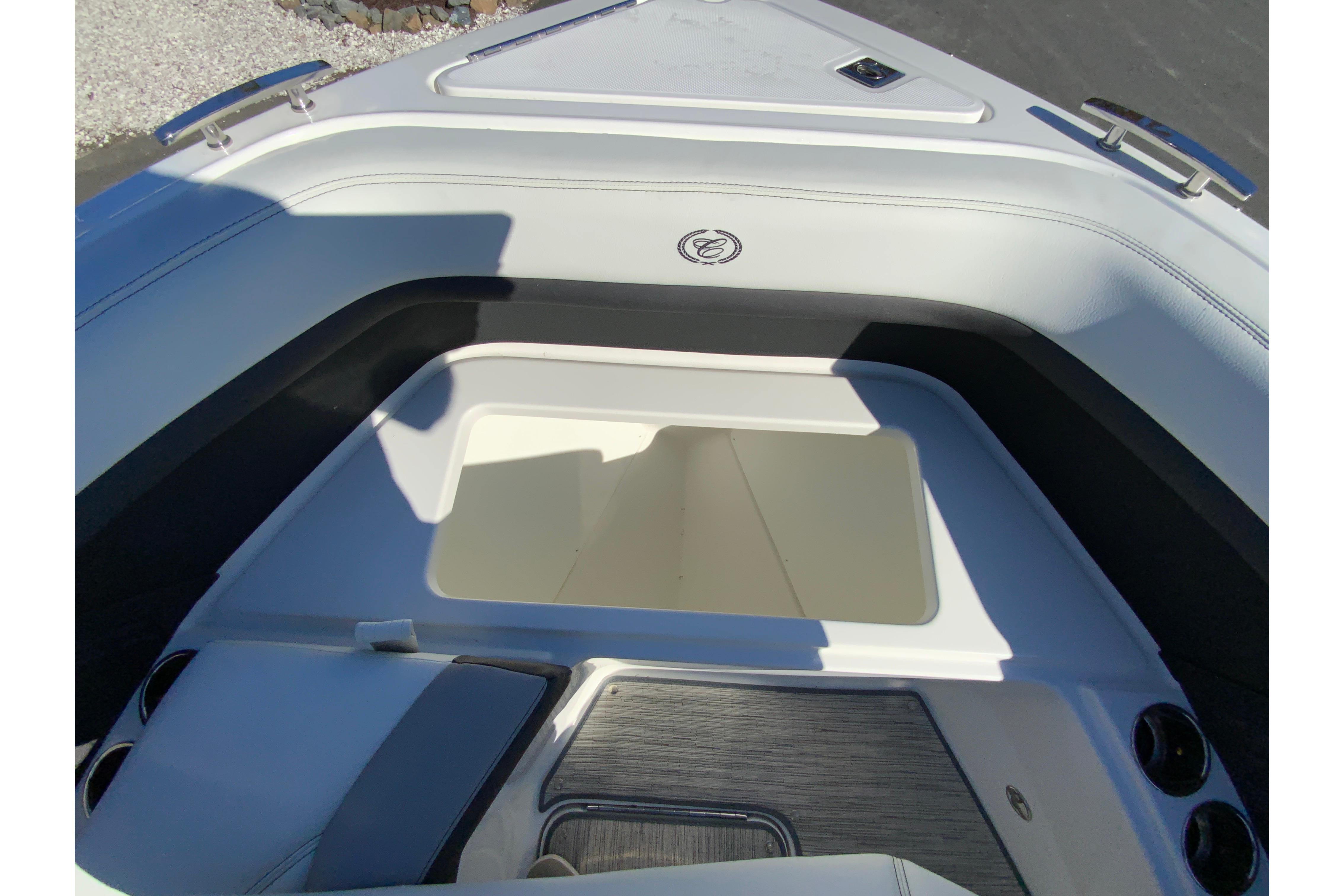 2023 Cobalt R6 Outboard-27