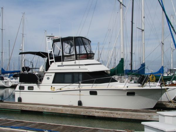 1989 Carver 3207 Aft Cabin