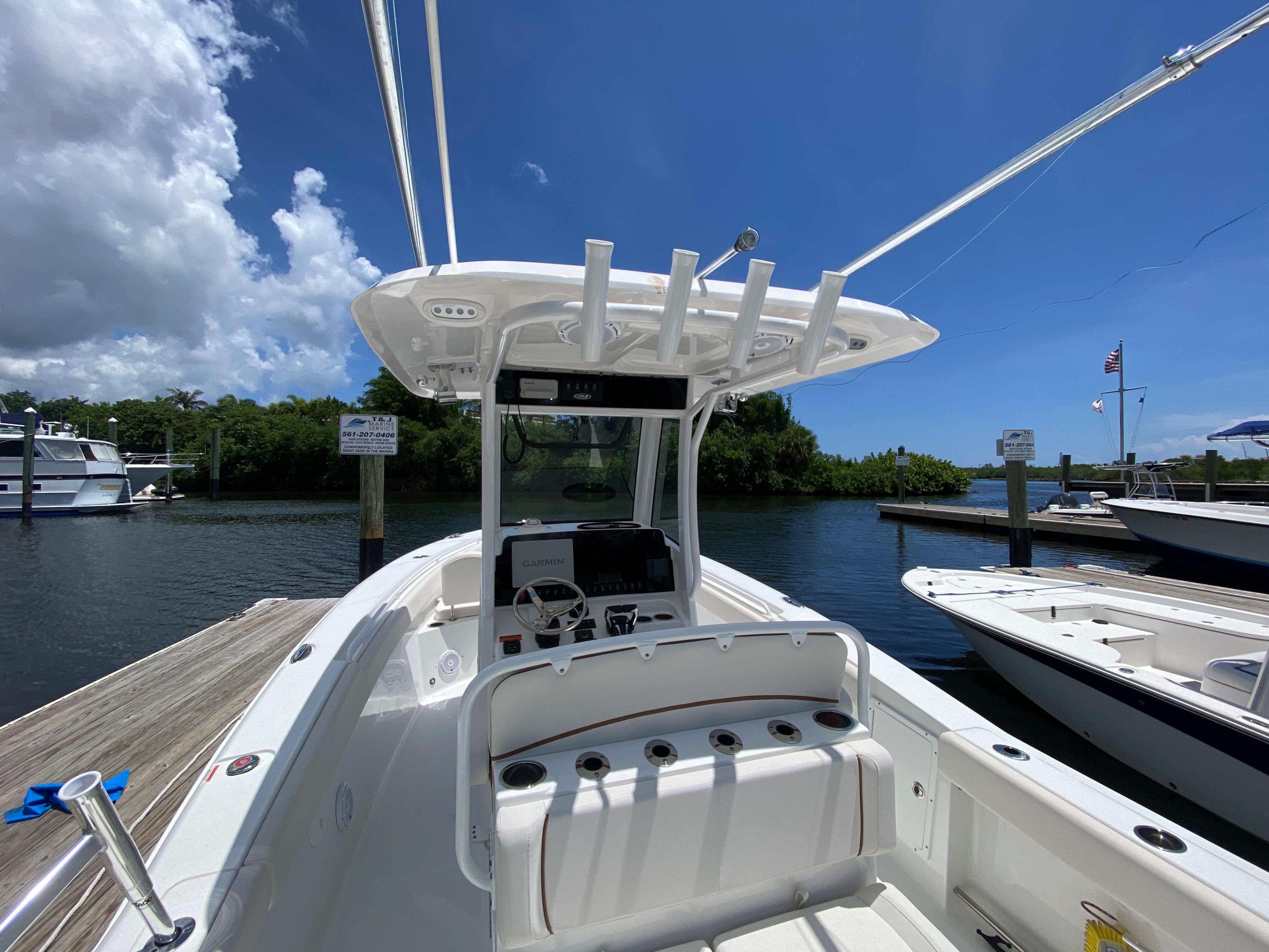 27 Sea Hunt Gamefish 2022 "LORDAN" HMY Yachts