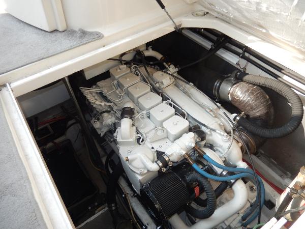 1998 Maxum 4100 SCR