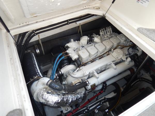 1998 Maxum 4100 SCR