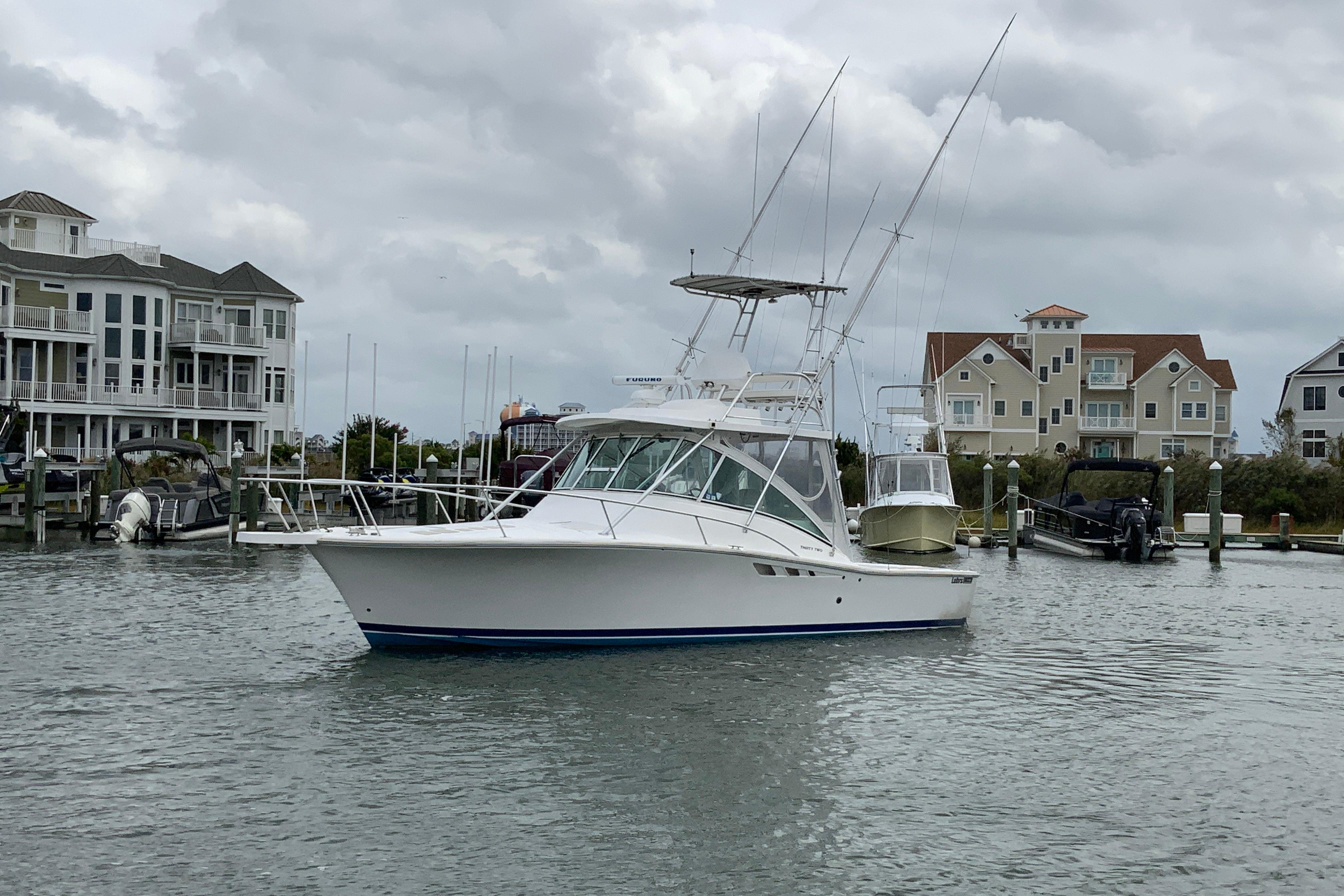 2005 Luhrs 32 Open-10