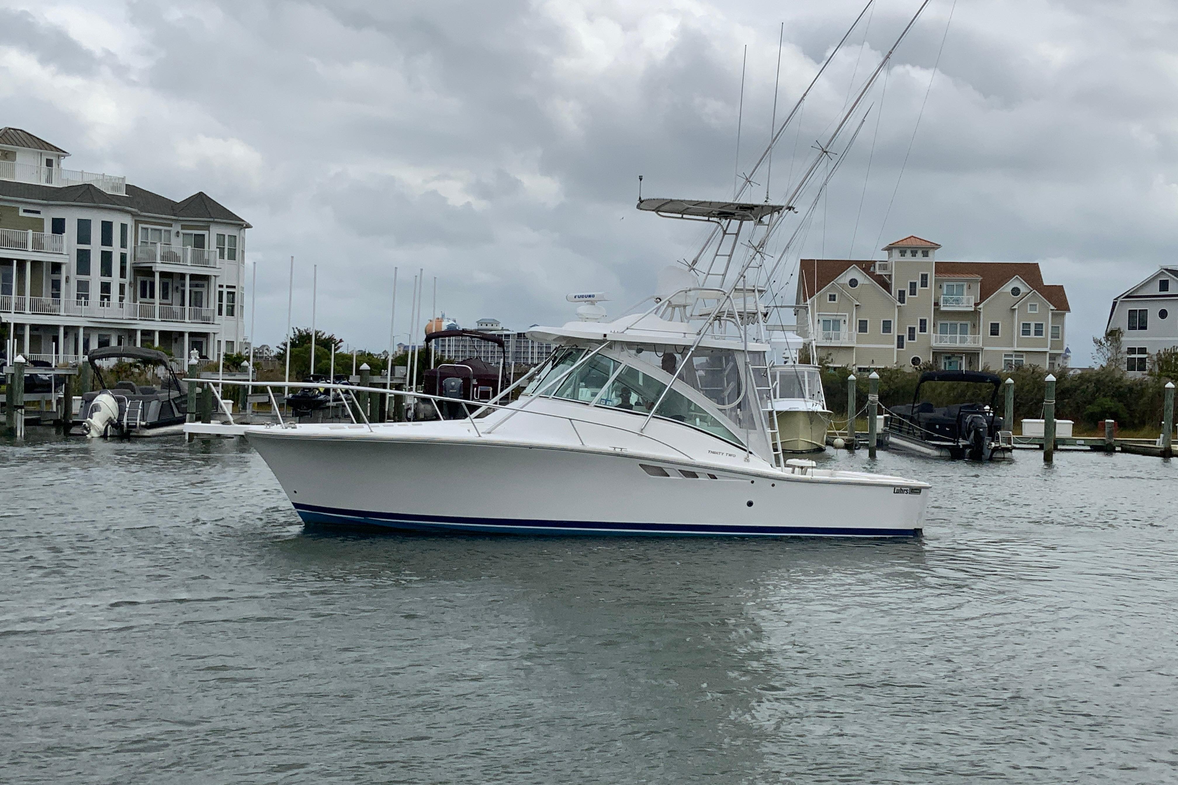 2005 Luhrs 32 Open-12
