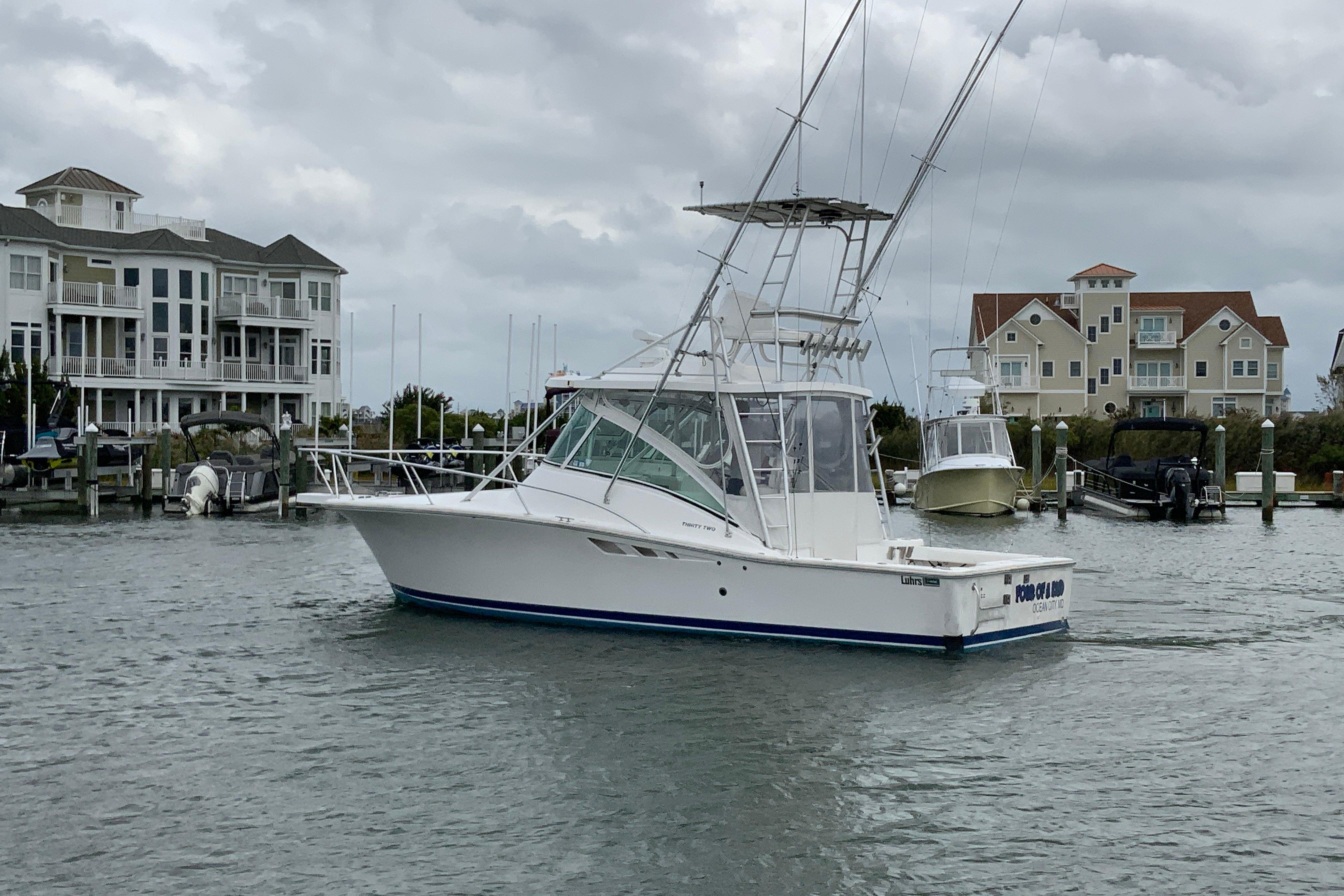 2005 Luhrs 32 Open-14