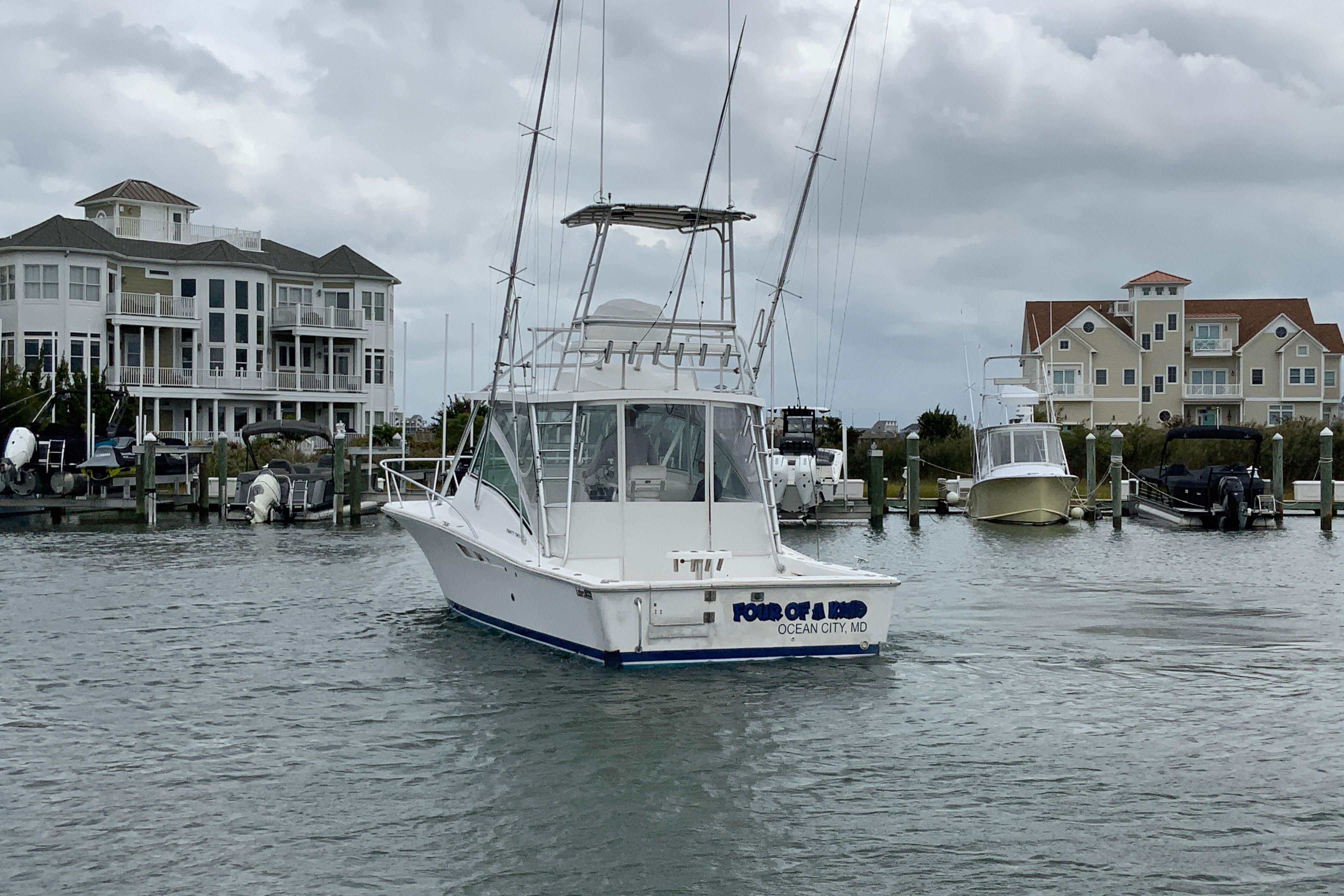 2005 Luhrs 32 Open-17