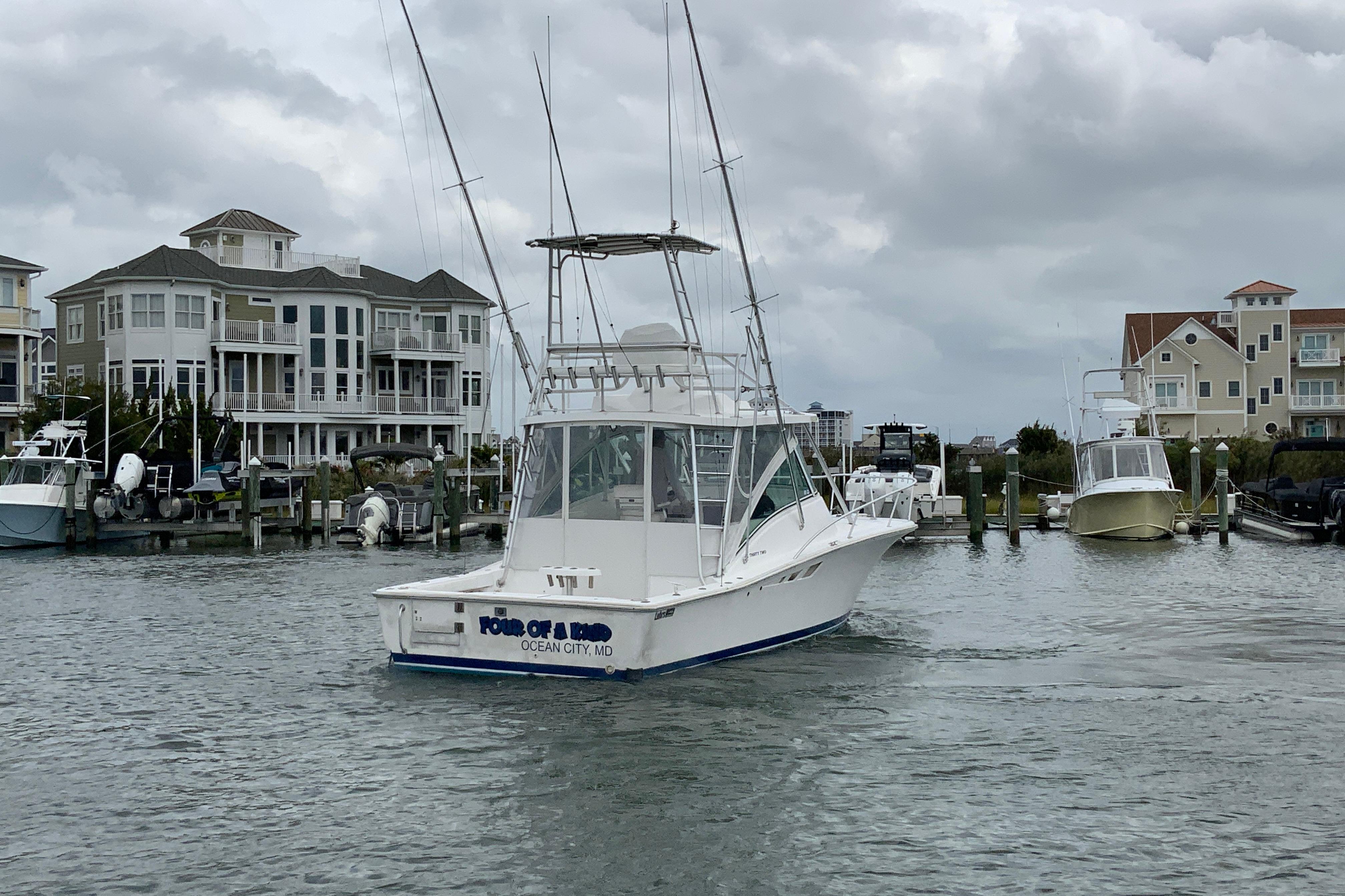 2005 Luhrs 32 Open-20