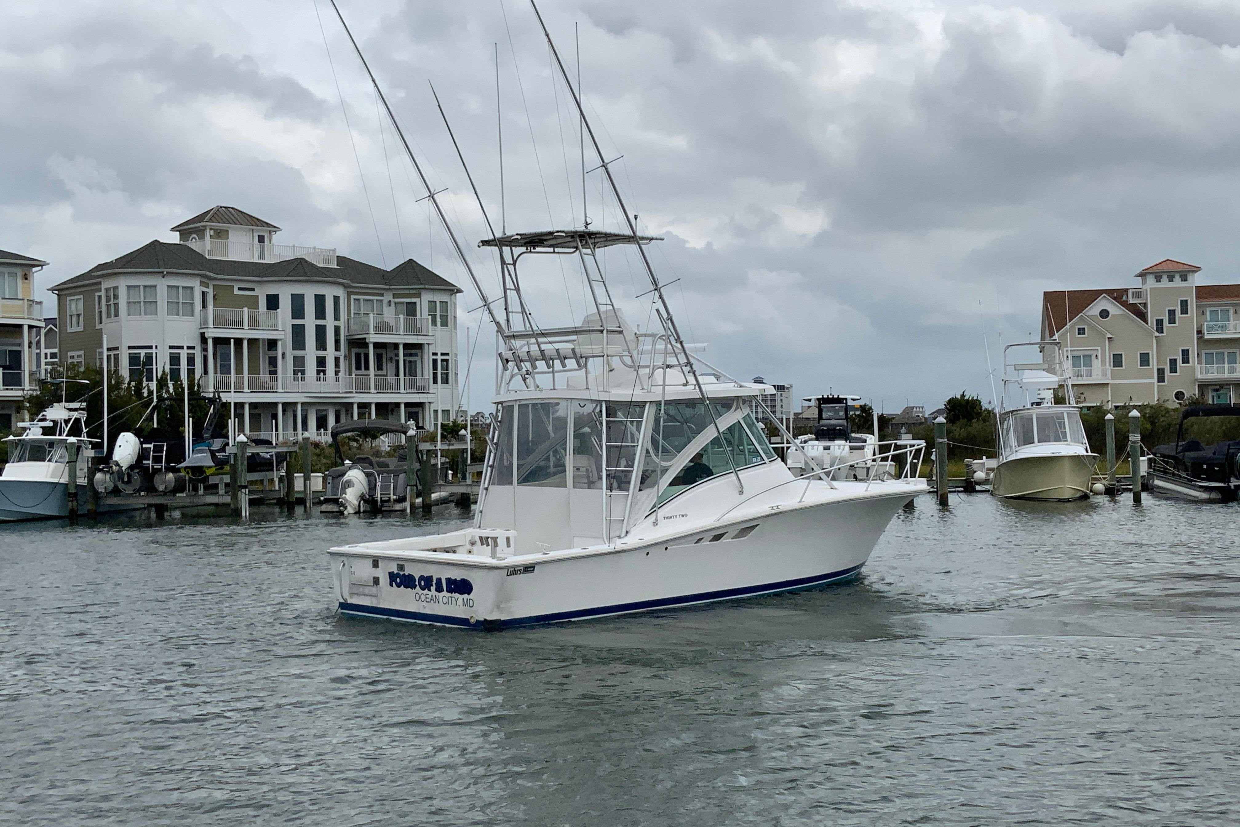2005 Luhrs 32 Open-21