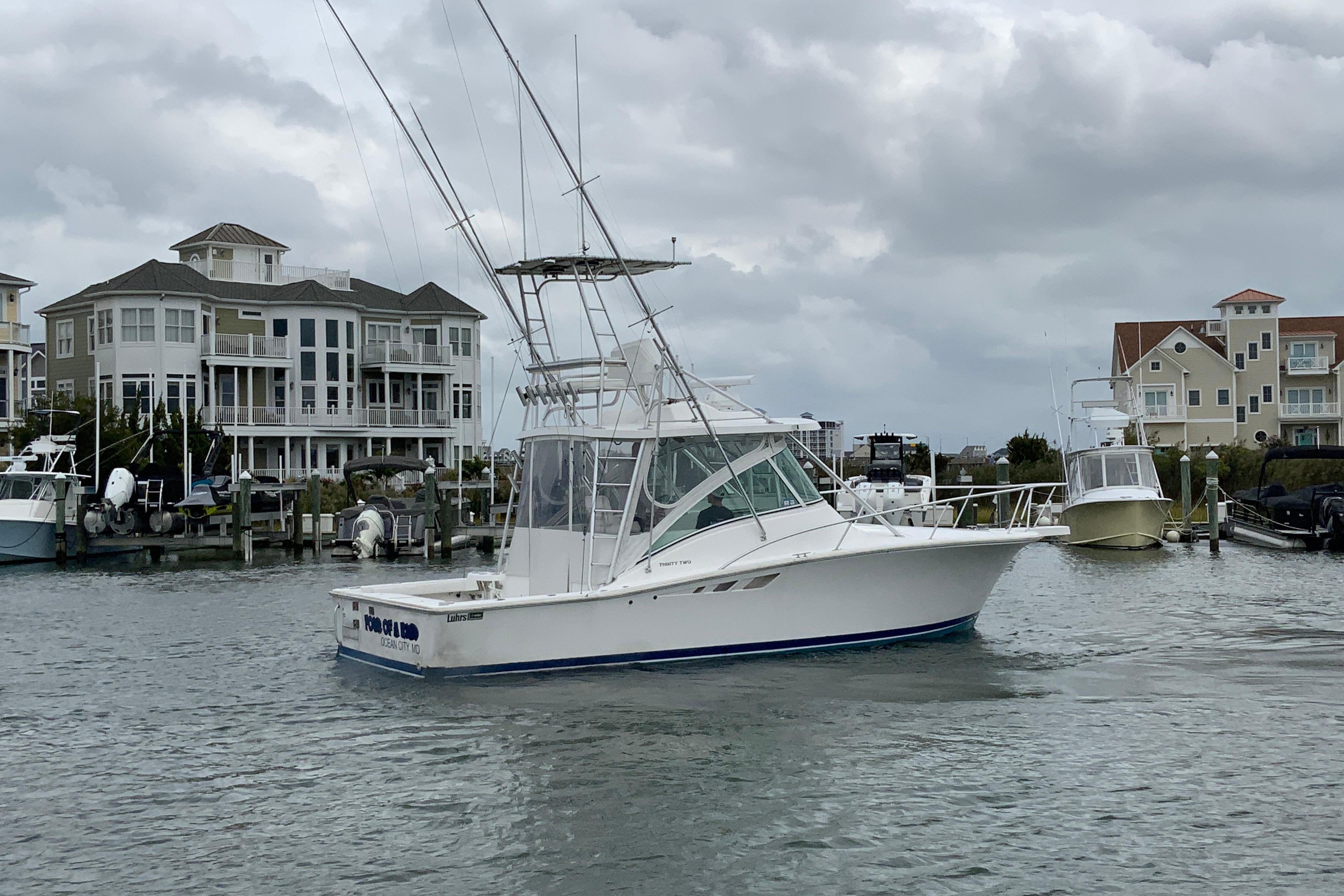 2005 Luhrs 32 Open-22