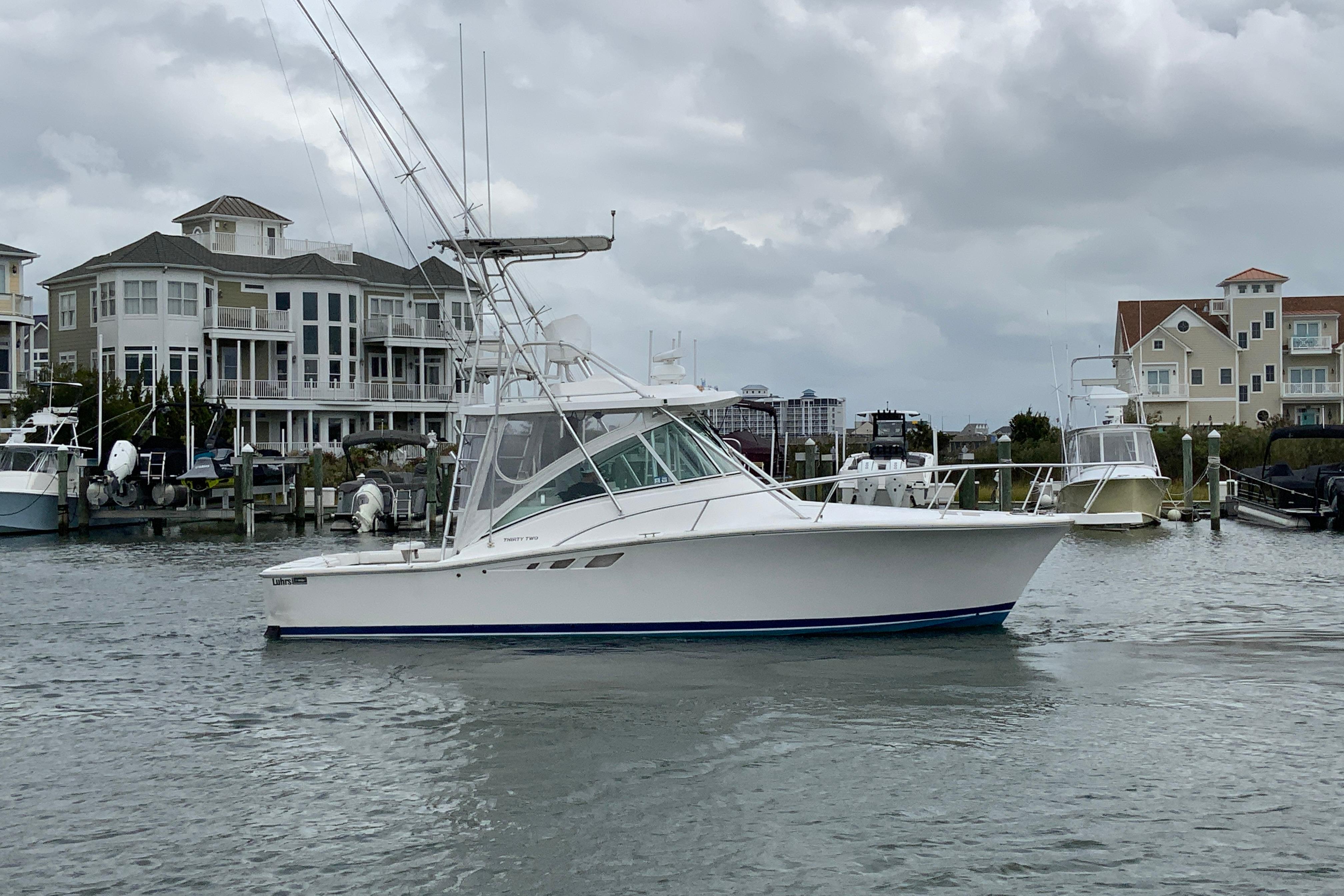 2005 Luhrs 32 Open-25