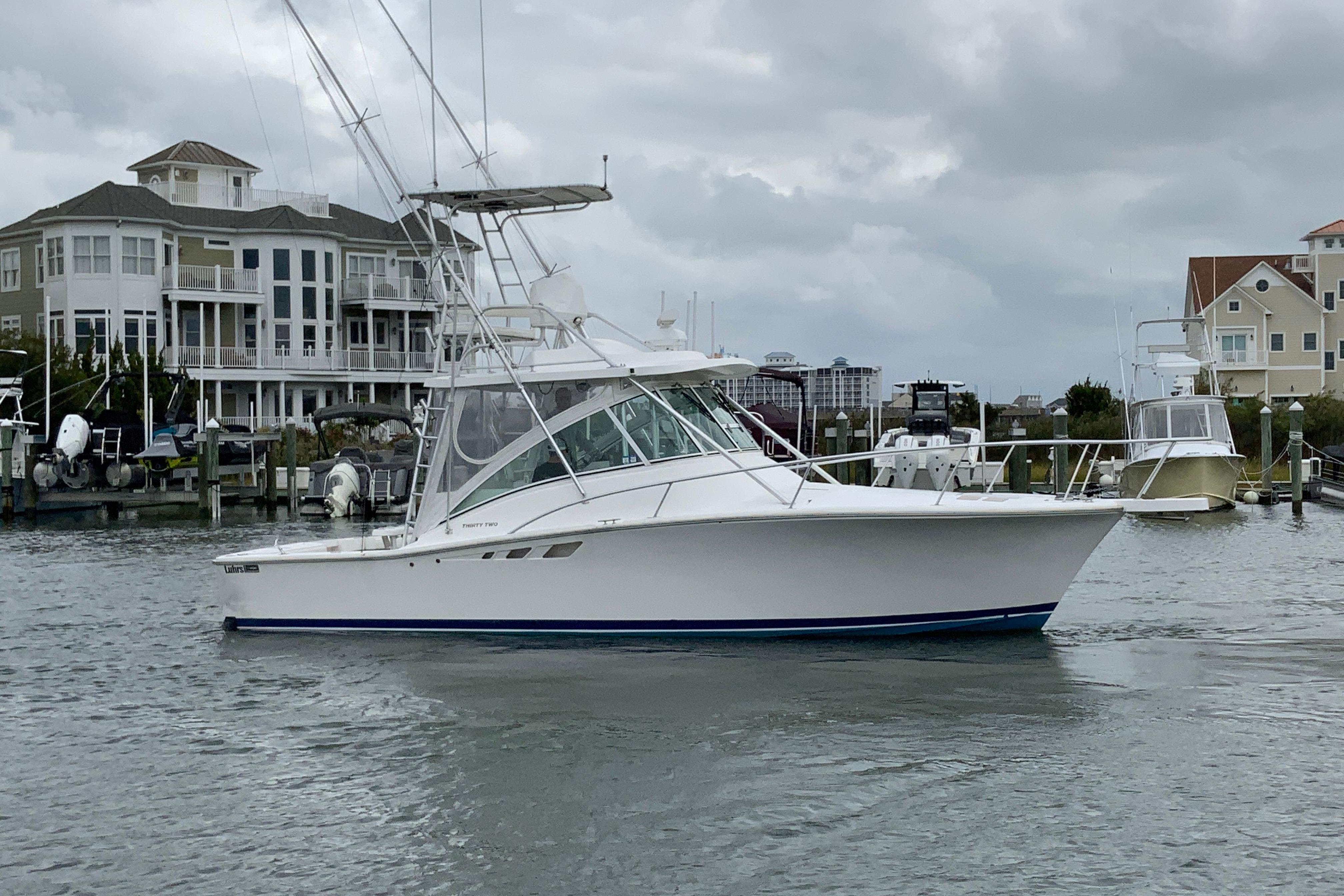 2005 Luhrs 32 Open-26