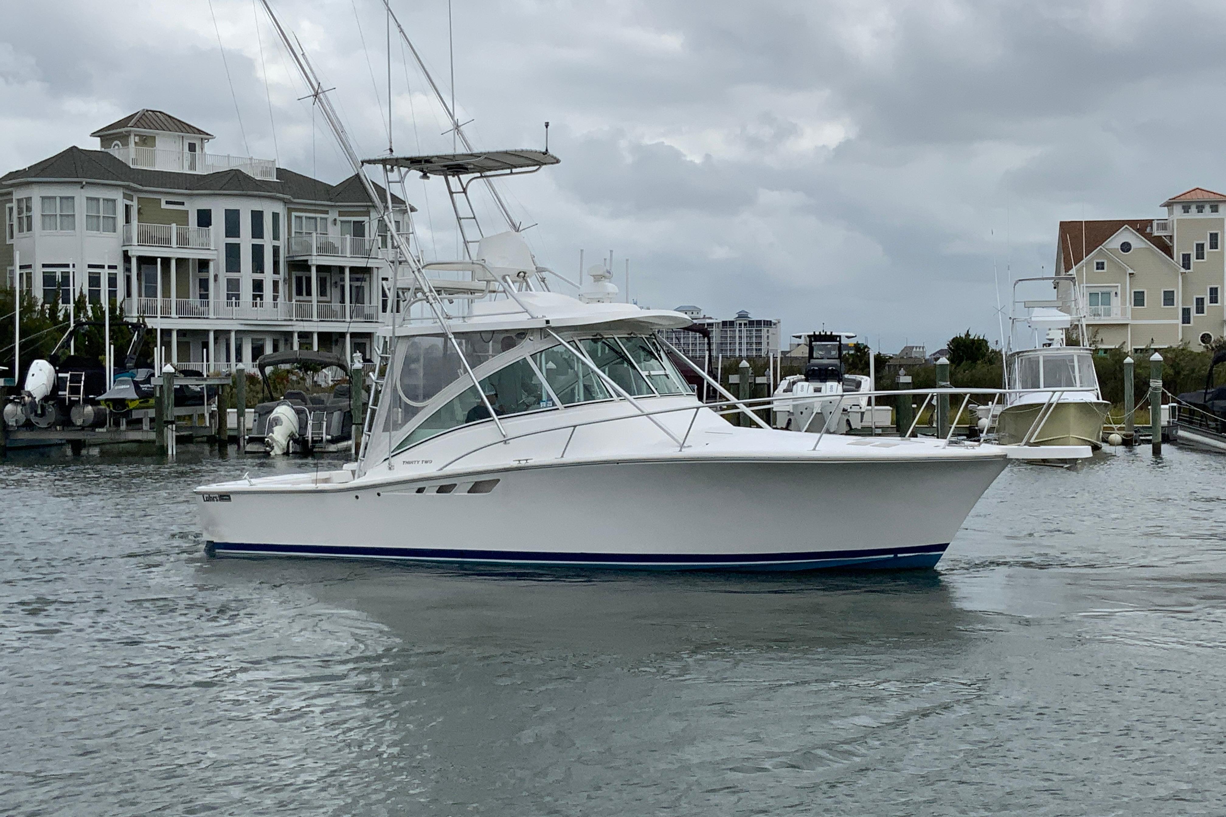 2005 Luhrs 32 Open-27