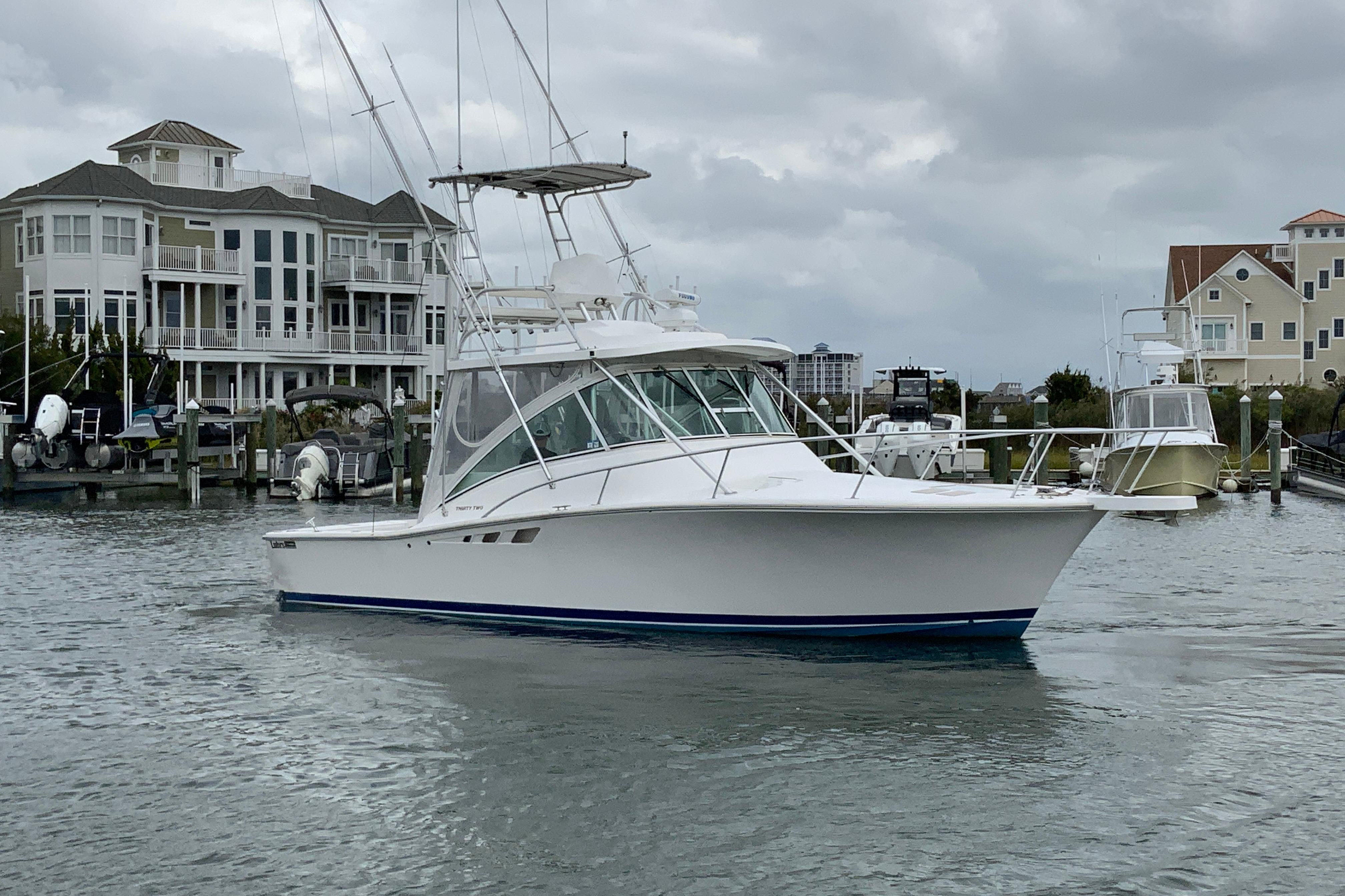 2005 Luhrs 32 Open-28
